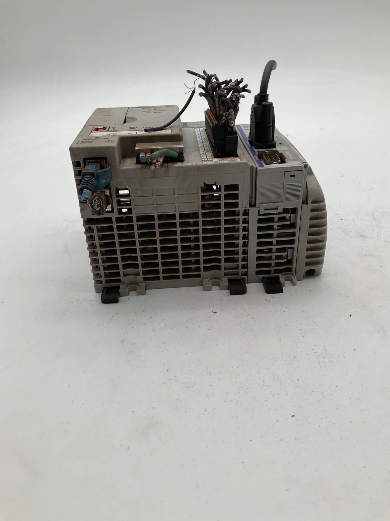 ALLEN BRADLEY 1769-L24ER-QB1B CompactLogix 750KB D I/O Controller USED 1