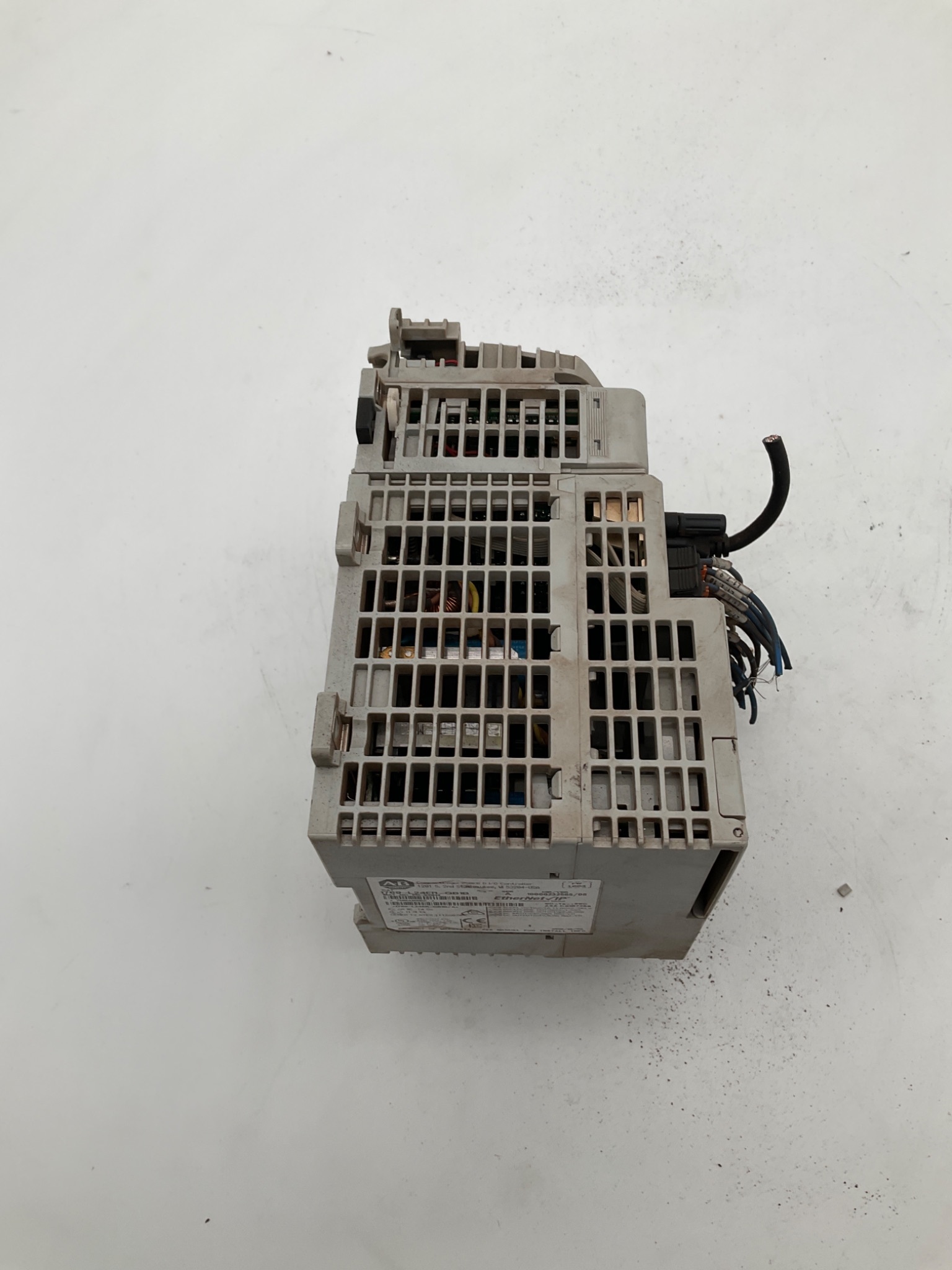 ALLEN BRADLEY 1769-L24ER-QB1B CompactLogix 750KB D I/O Controller USED 4