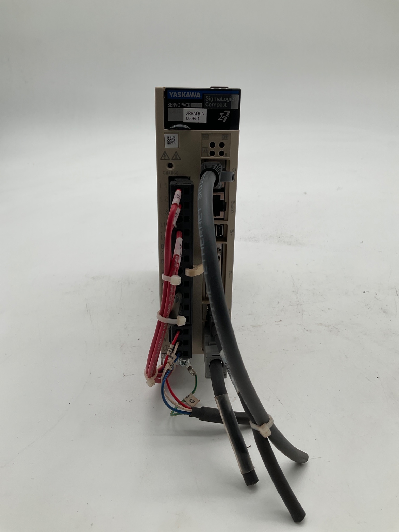 YASKAWA SGD7S-2R8AQ0A000F51 Sigma-7 SERVOPACK Servo Drive USED 0