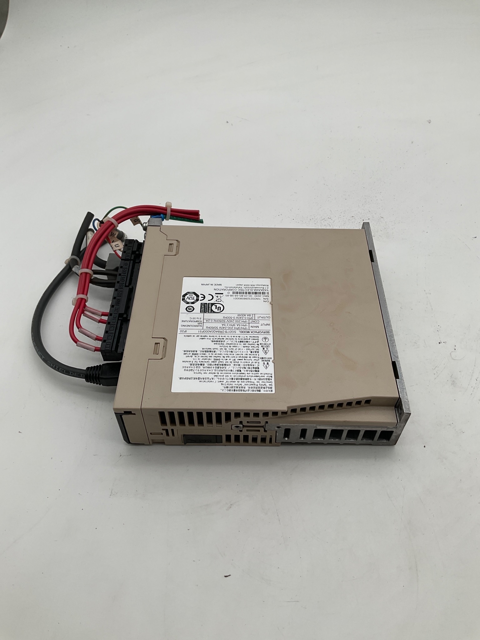 YASKAWA SGD7S-2R8AQ0A000F51 Sigma-7 SERVOPACK Servo Drive USED 3