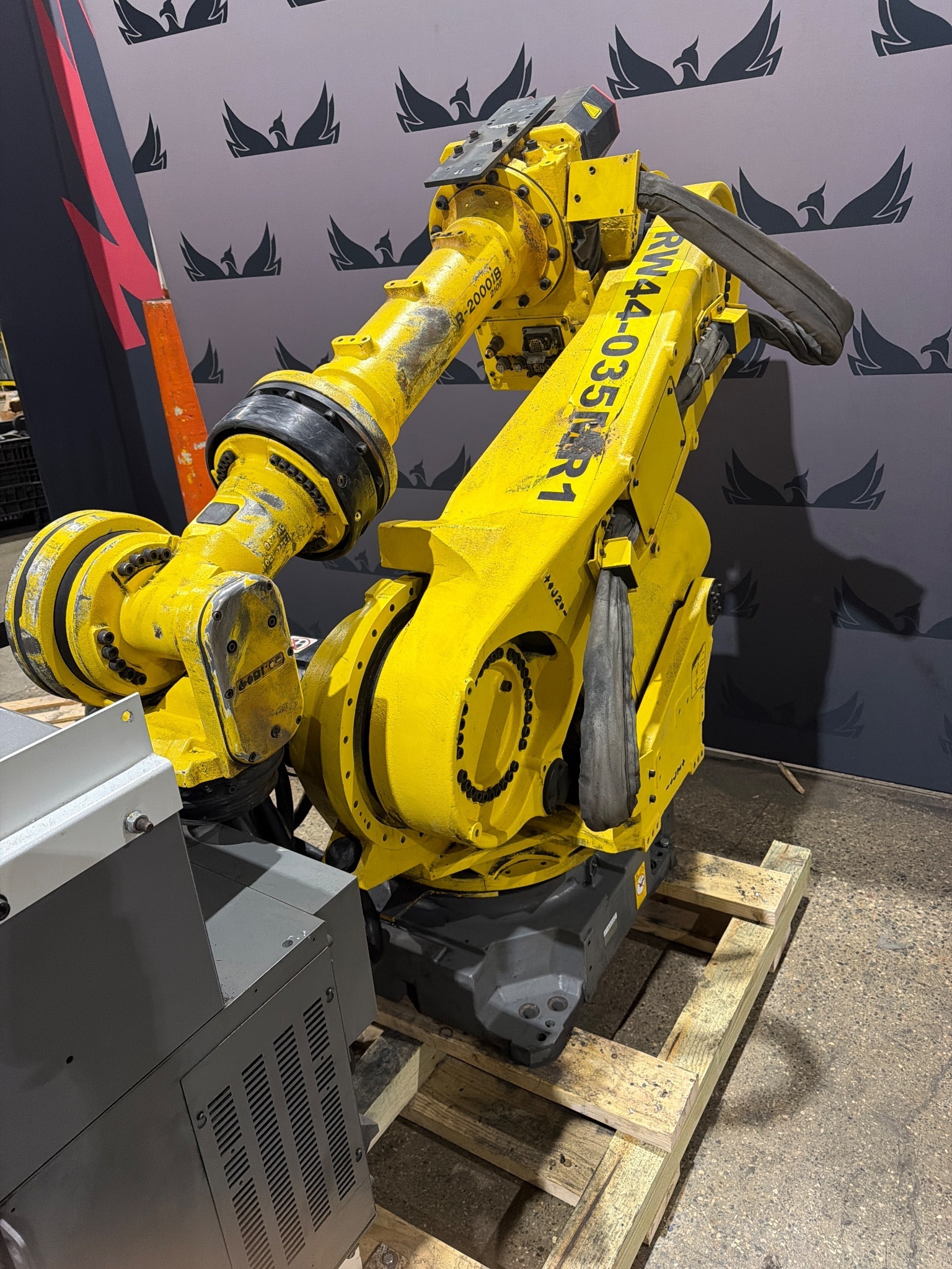 FANUC R-2000iB/210F Complete w/ R-30iB Controls USED 7