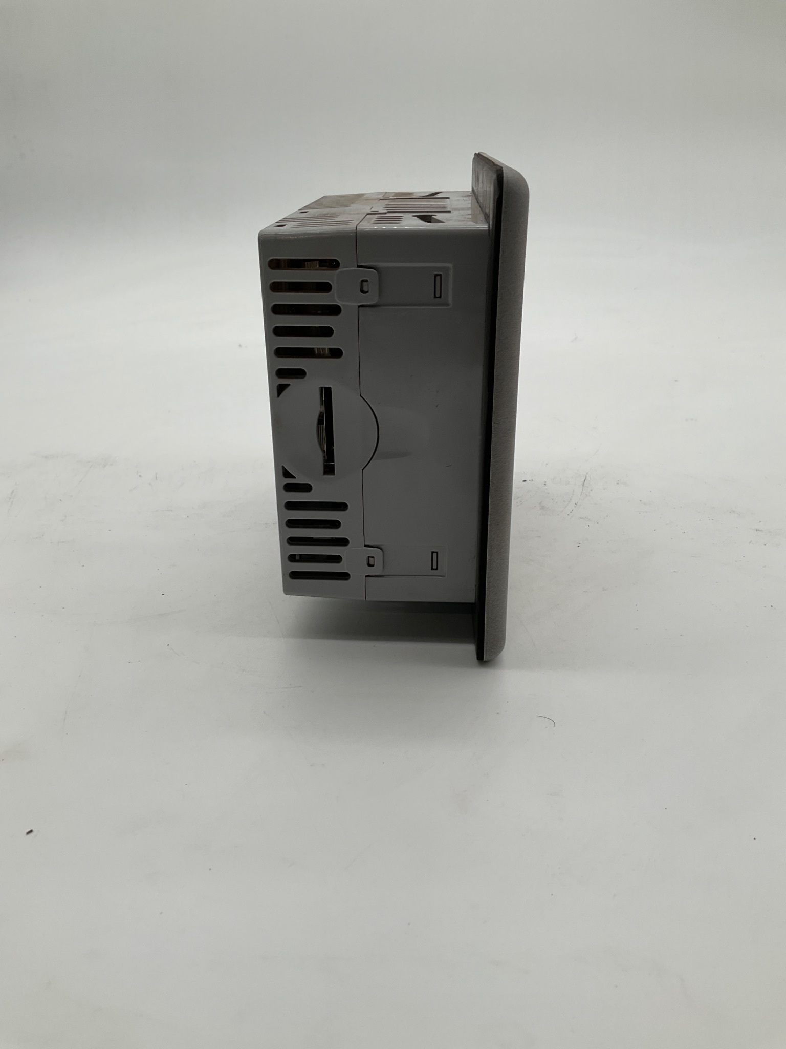ALLEN BRADLEY 2711P-T6C20D8 PanelView Plus 600 USED 2