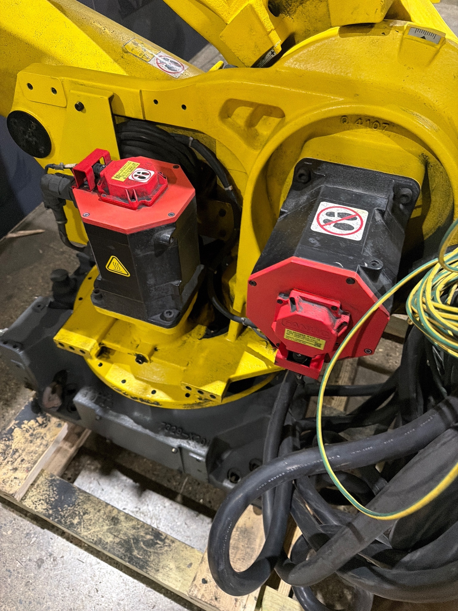 FANUC R-2000iB/210F Complete w/ R-30iB Controls USED 9