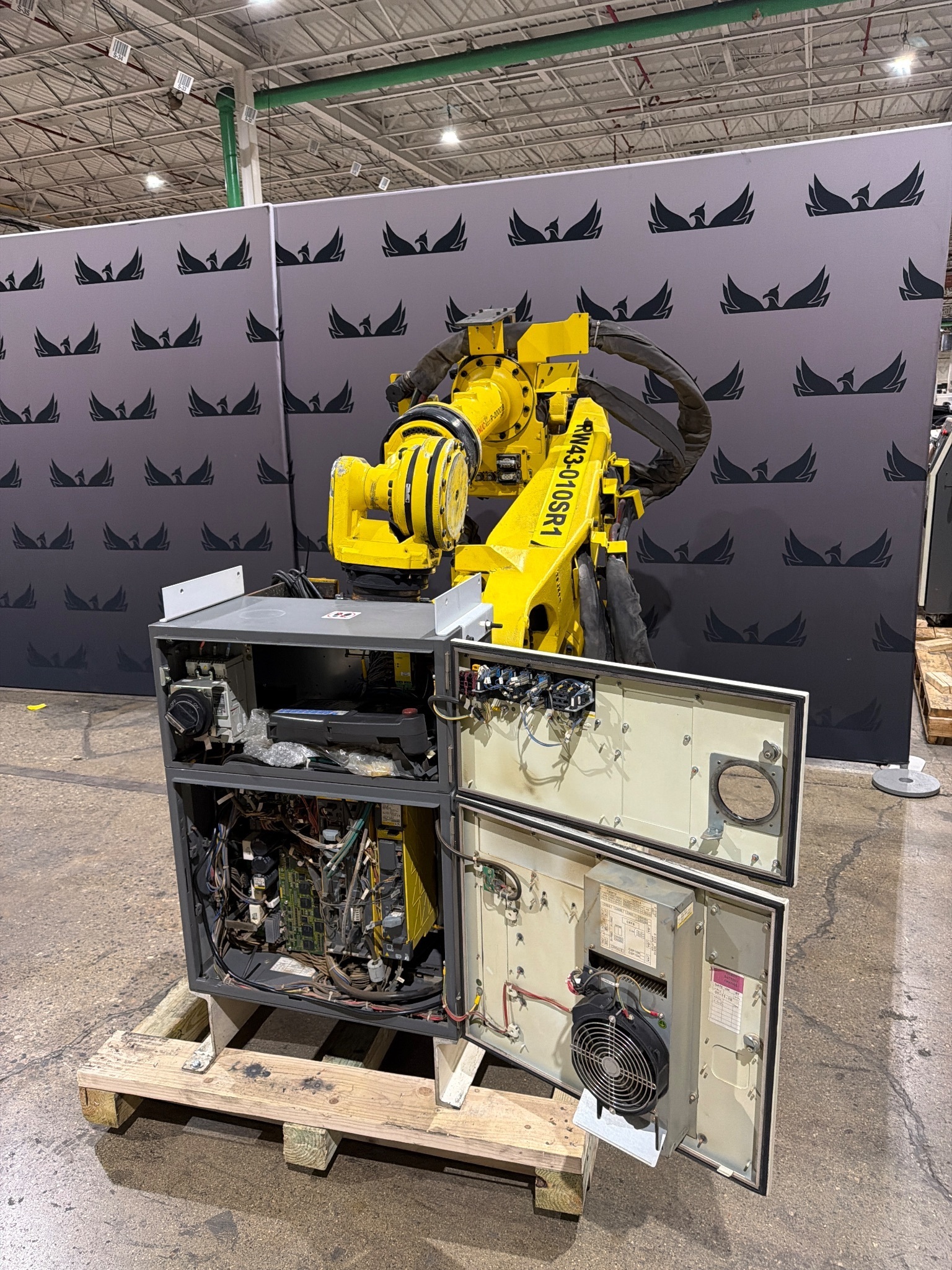 FANUC R-2000iB/210F Complete w/ R-30iB Controls USED 0