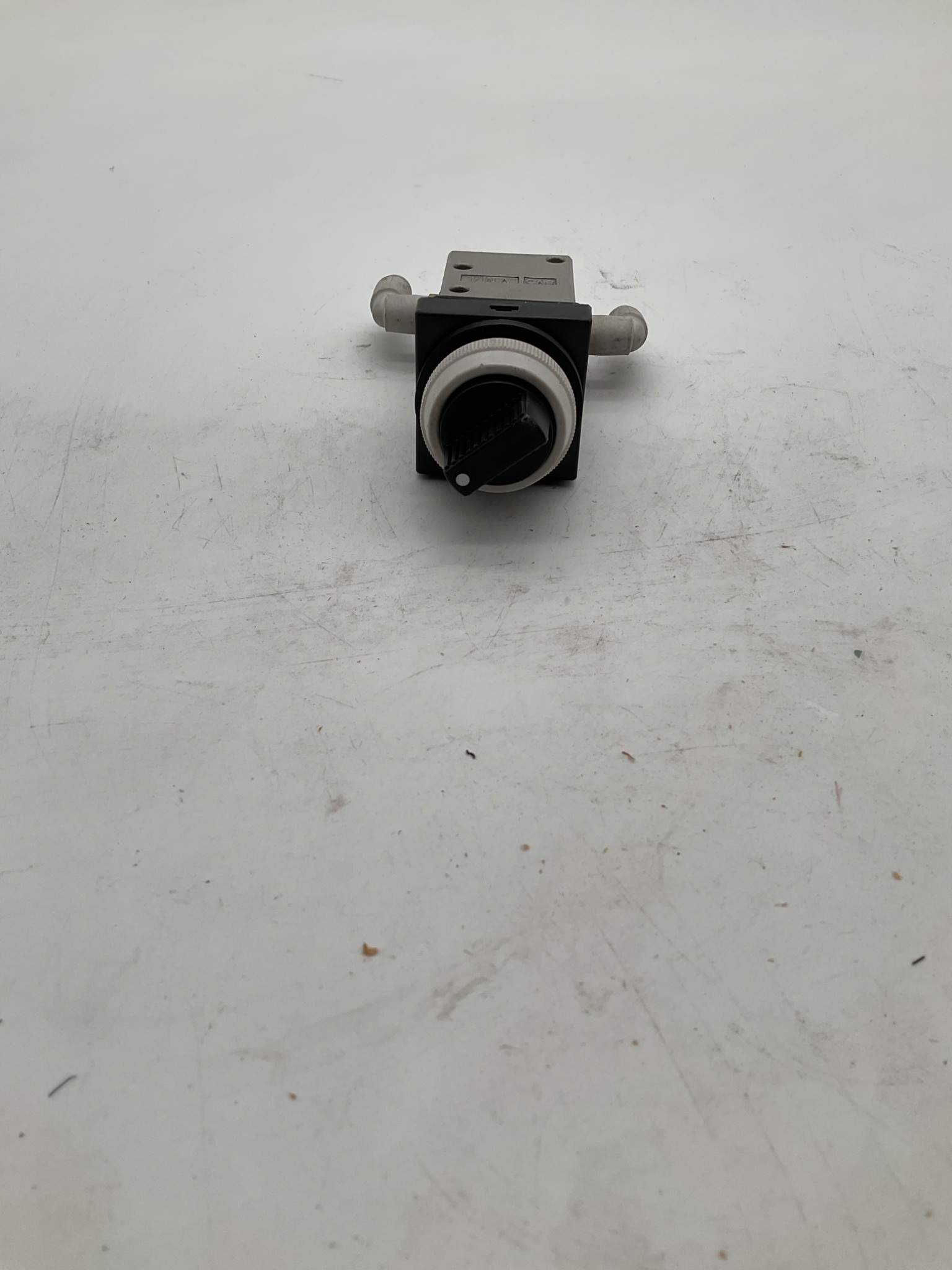 SMC VM430-F01-34B 2 Pos. Selector Control Pneumatic Valve USED 3