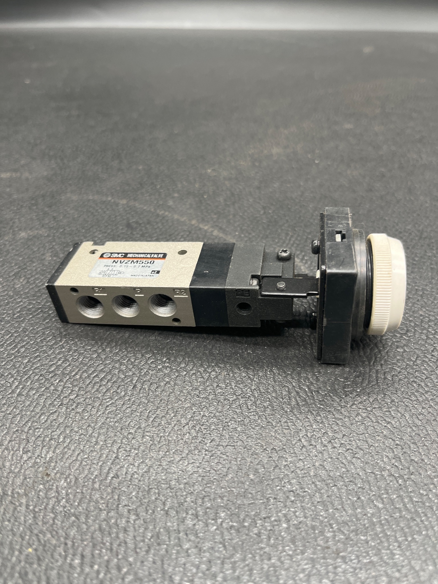 SMC NVZM550 Mechanical Valve USED 1