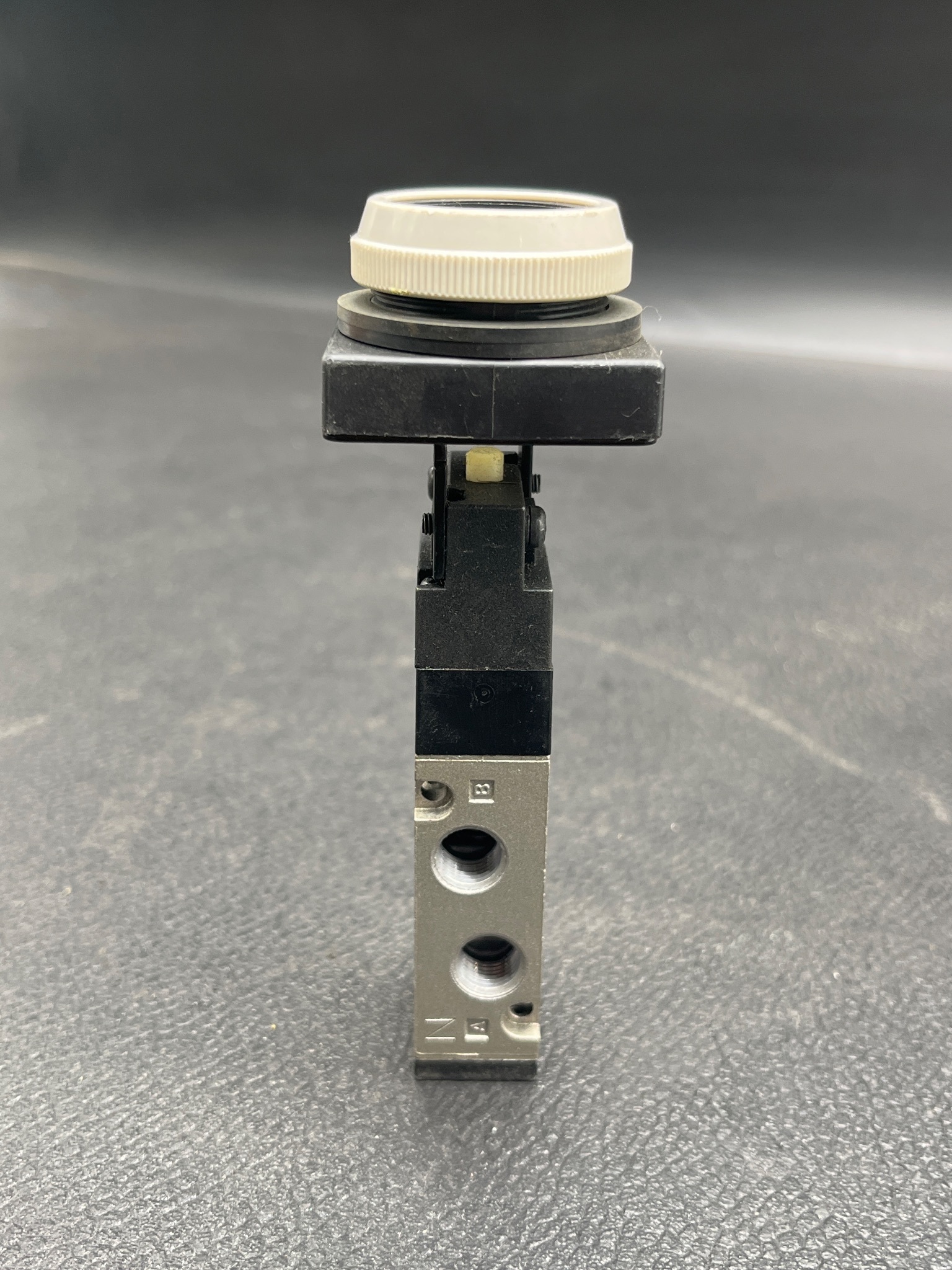 SMC NVZM550 Mechanical Valve USED 3