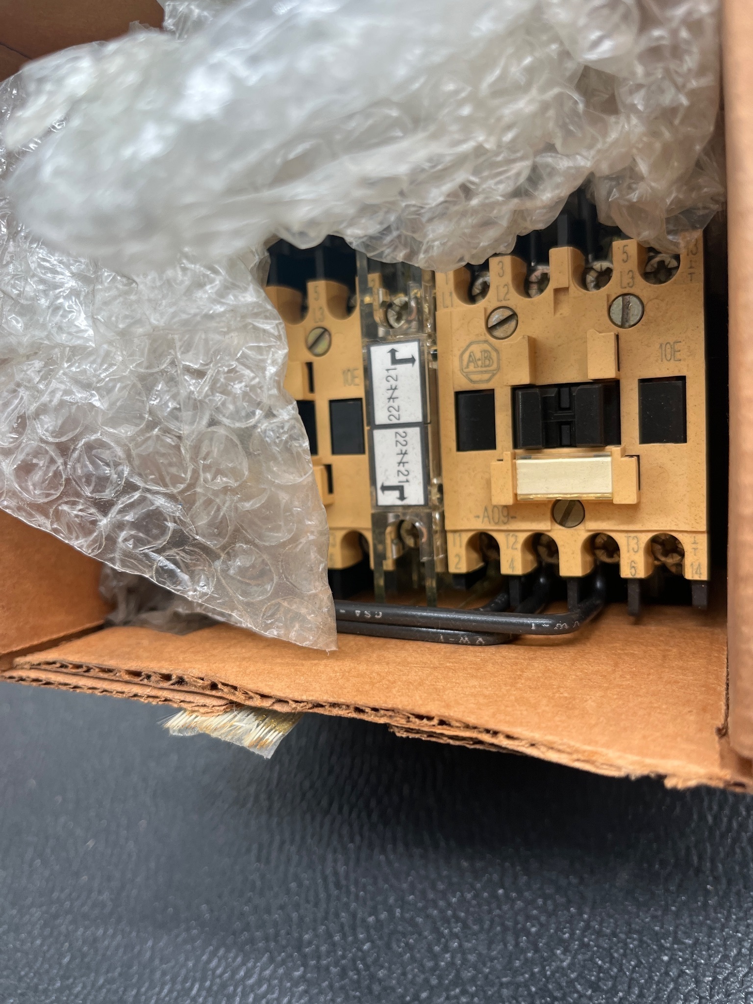 ALLEN BRADLEY 104-A09ND3 Reversing Contactor NEW 5
