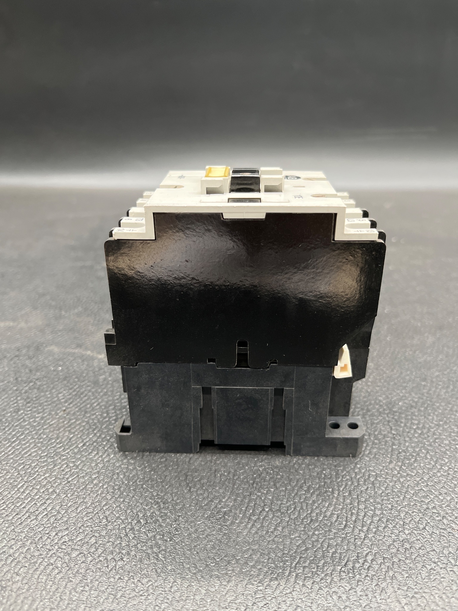 ALLEN BRADLEY 100-A30N*3 IEC Contactor USED 1