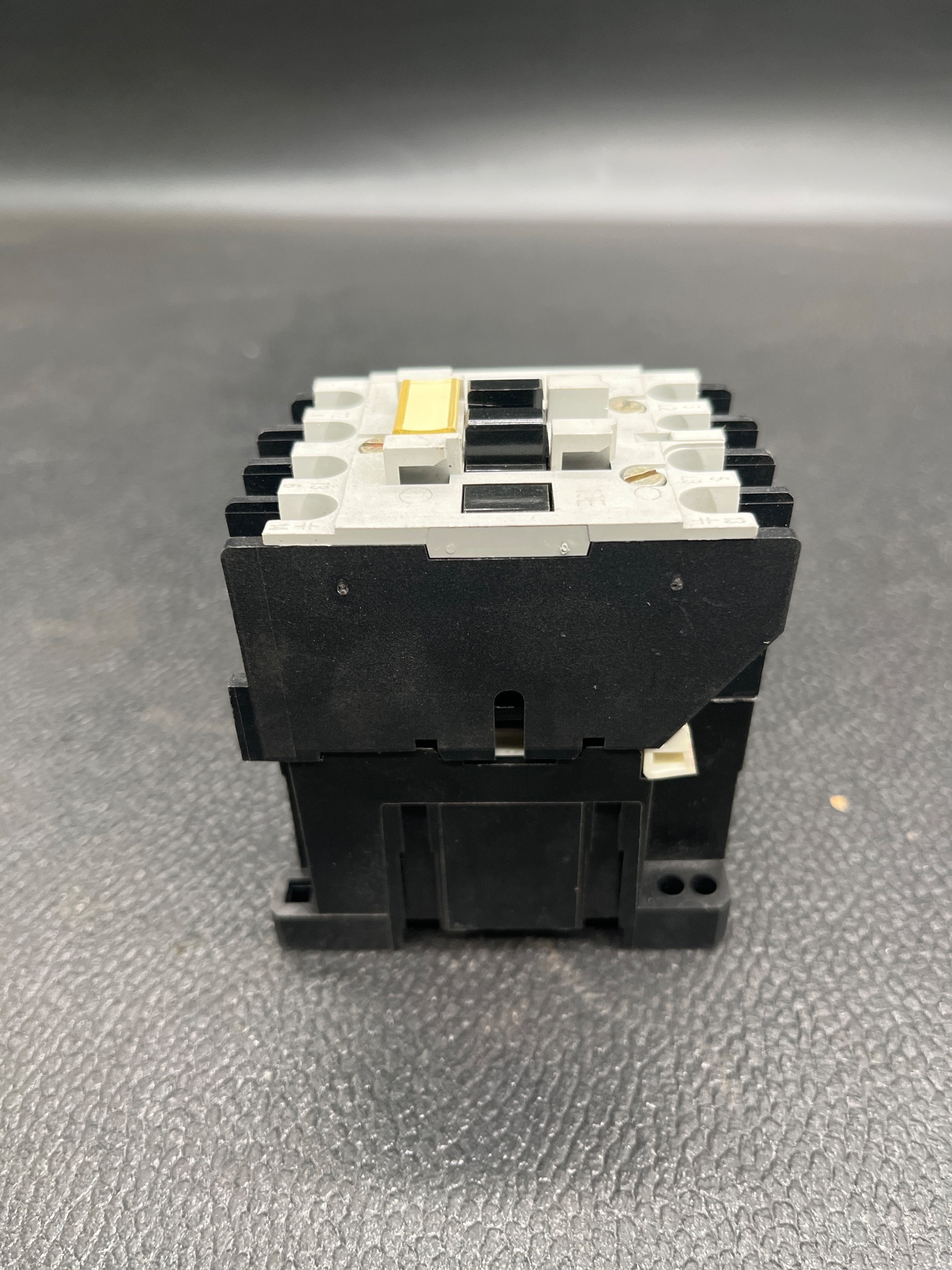 ALLEN BRADLEY 100-A09ND3 AC Contactor NEW 7
