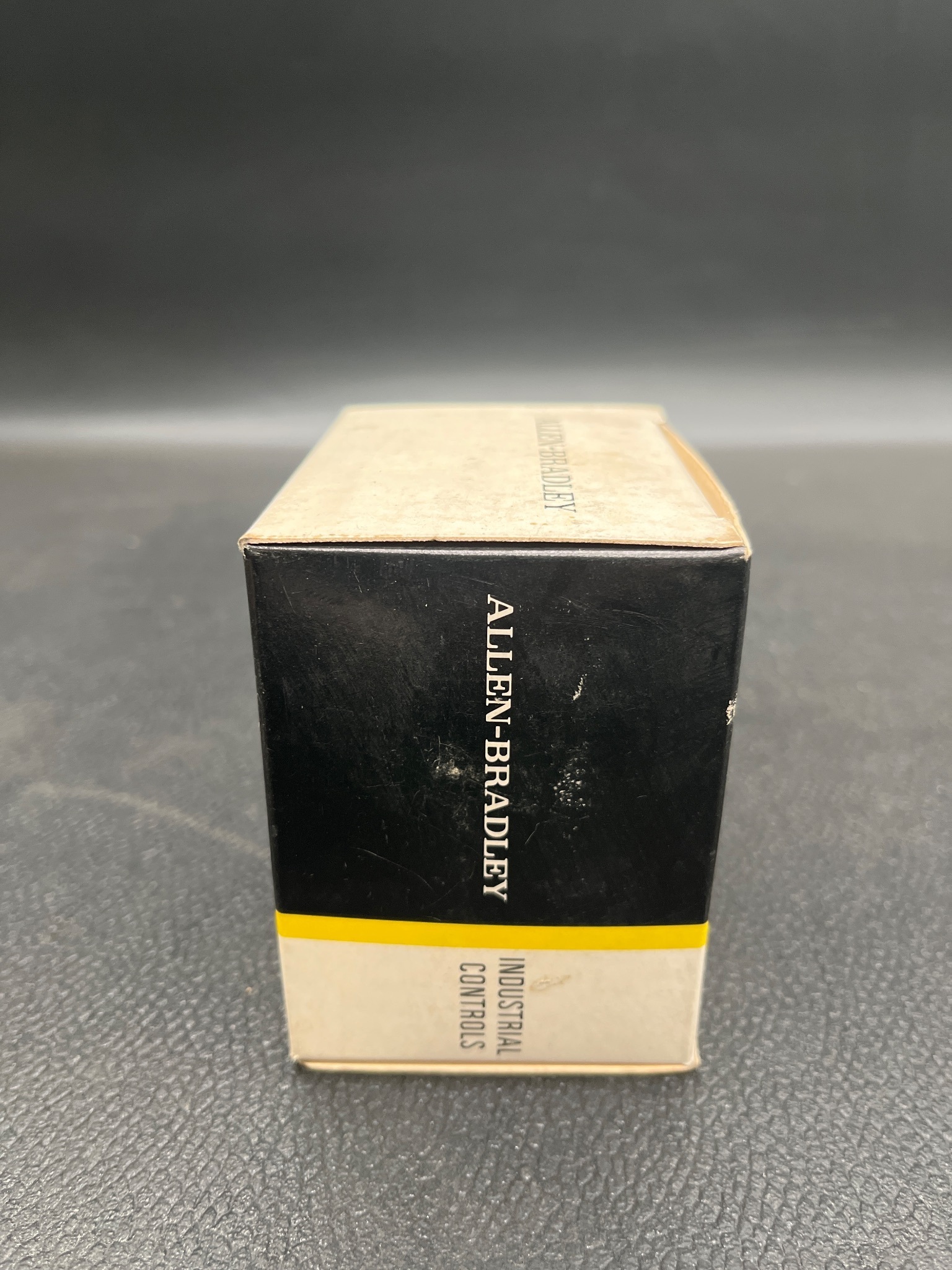 ALLEN BRADLEY 700-PC40 Relay Accessory NEW 2