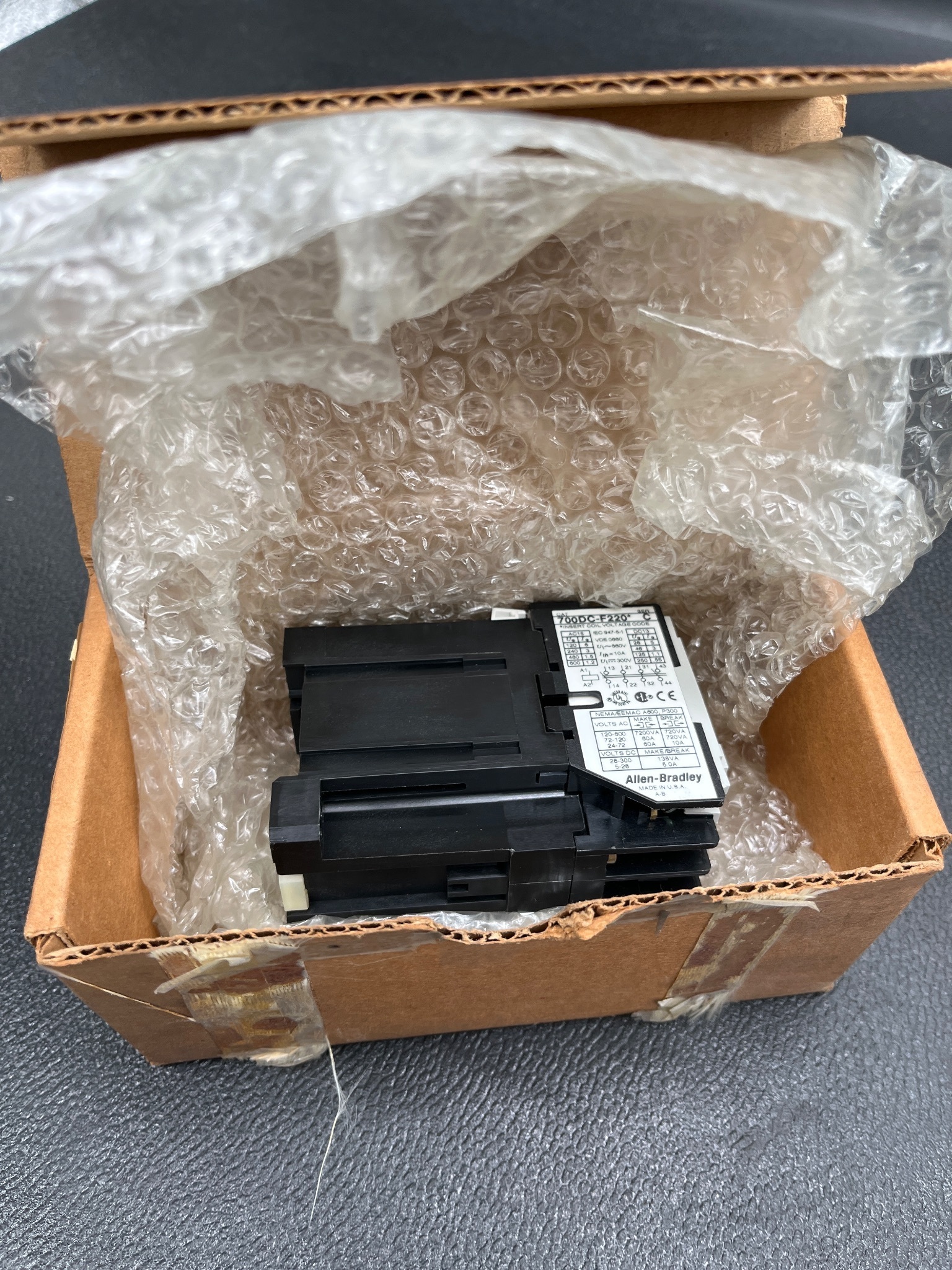 ALLEN BRADLEY 700DC-F220Z24 Type F Control Relay NEW 1