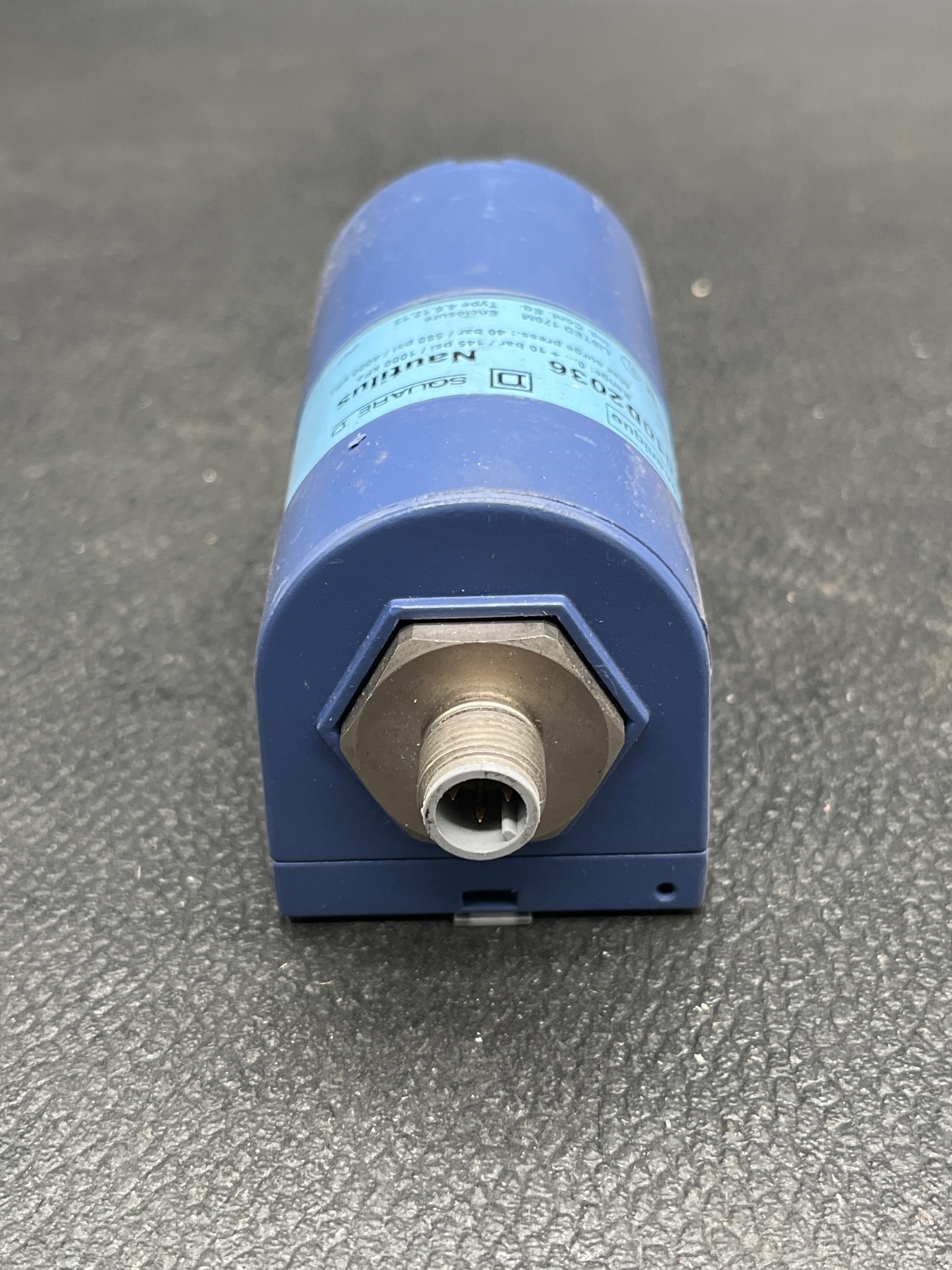 TELEMECANIQUE XML-F010D2036 Dual Stage Electronic Pressure Switch USED 4
