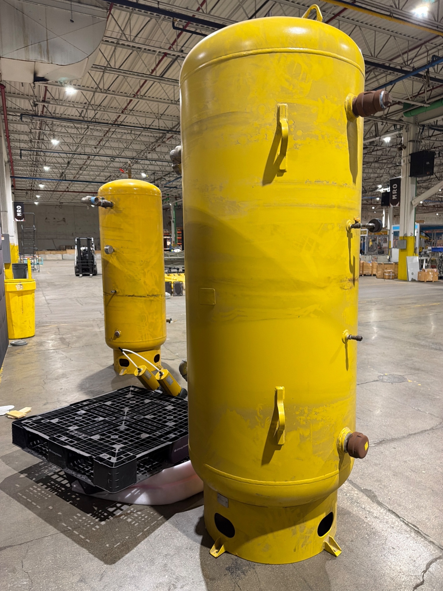 SAMUEL A10056X 400 GAL. Vertical Air Receiver USED 1