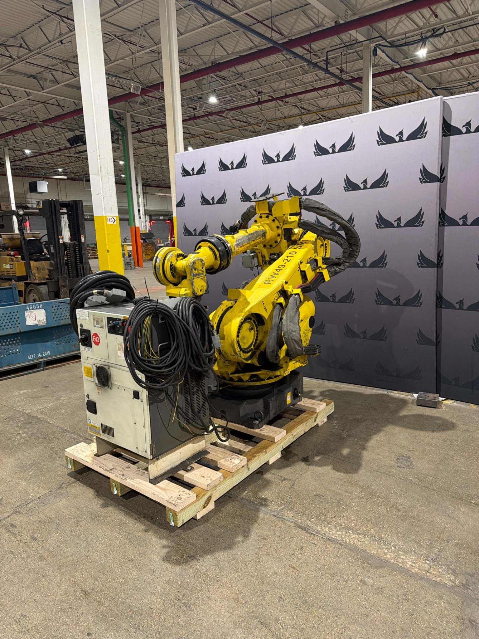 FANUC R-2000iB/210F Complete w/ R-30iB Controls USED 3