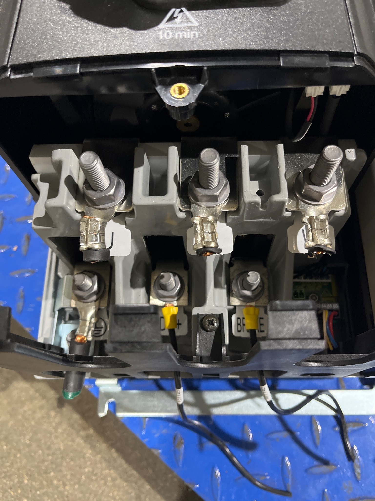 CONTROL TECHNIQUES M000-094-02000-DUO Unidrive M700 90/110kW USED 5