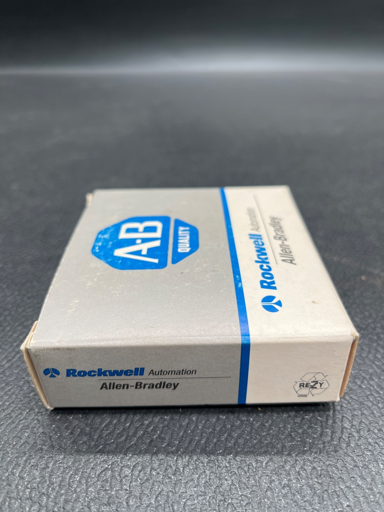 ALLEN BRADLEY 1492-GHD050 2-Pole Circuit Breaker 5.0 Amp NEW 3