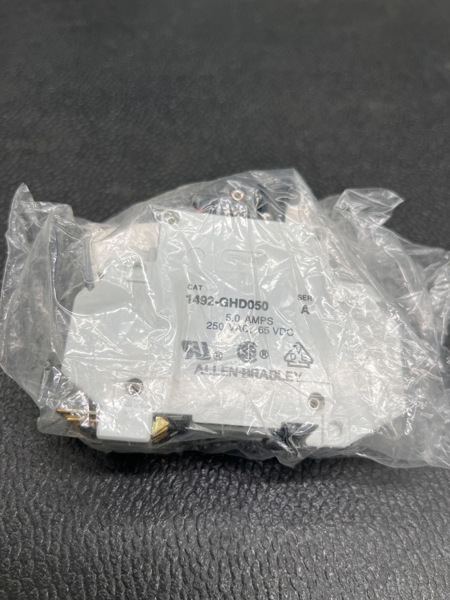 ALLEN BRADLEY 1492-GHD050 2-Pole Circuit Breaker 5.0 Amp NEW 4