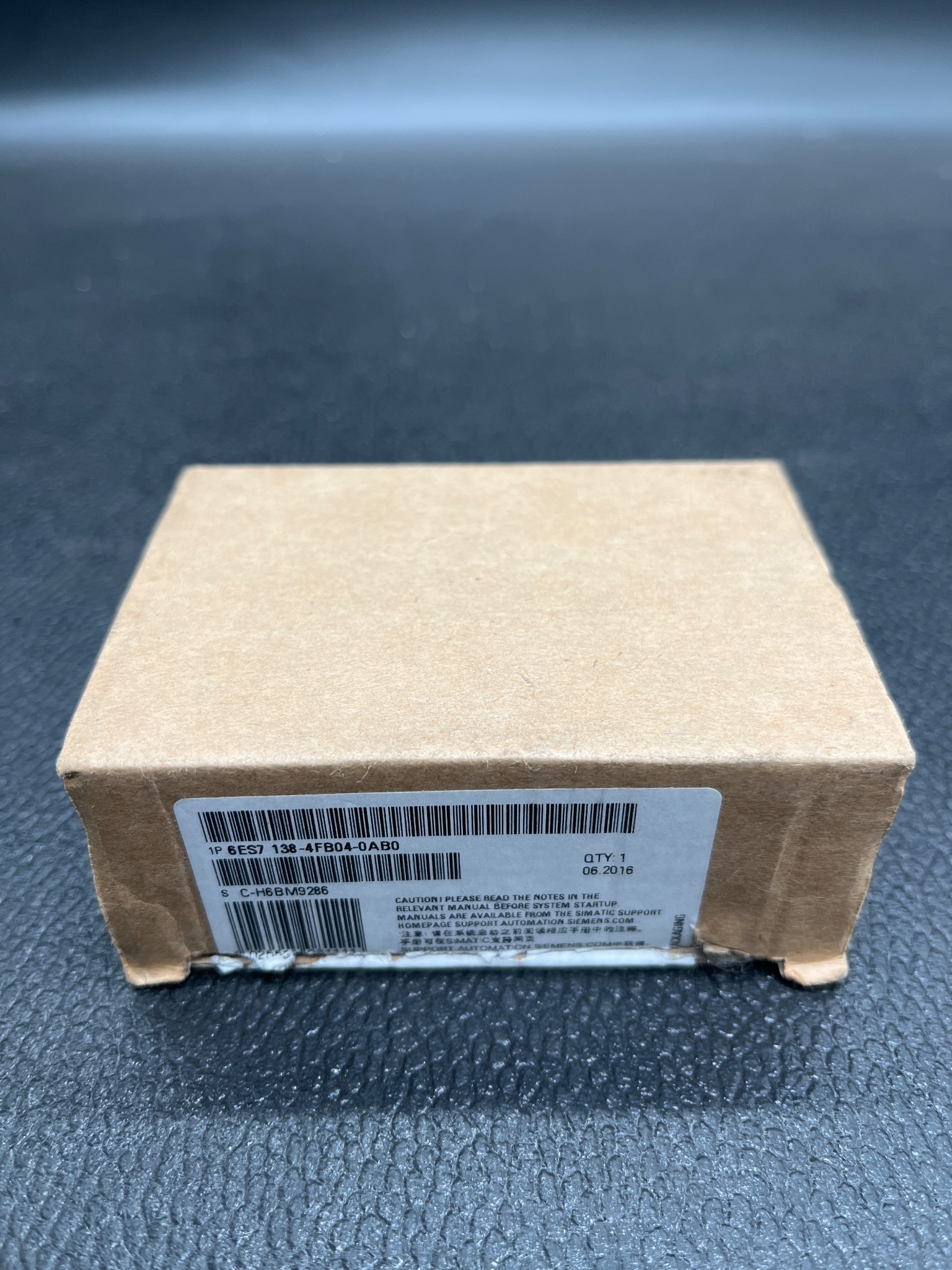 SIEMENS 6ES7 138-4FB04-0AB0 Digital Output Module SIMATIC ET 200S NEW 1
