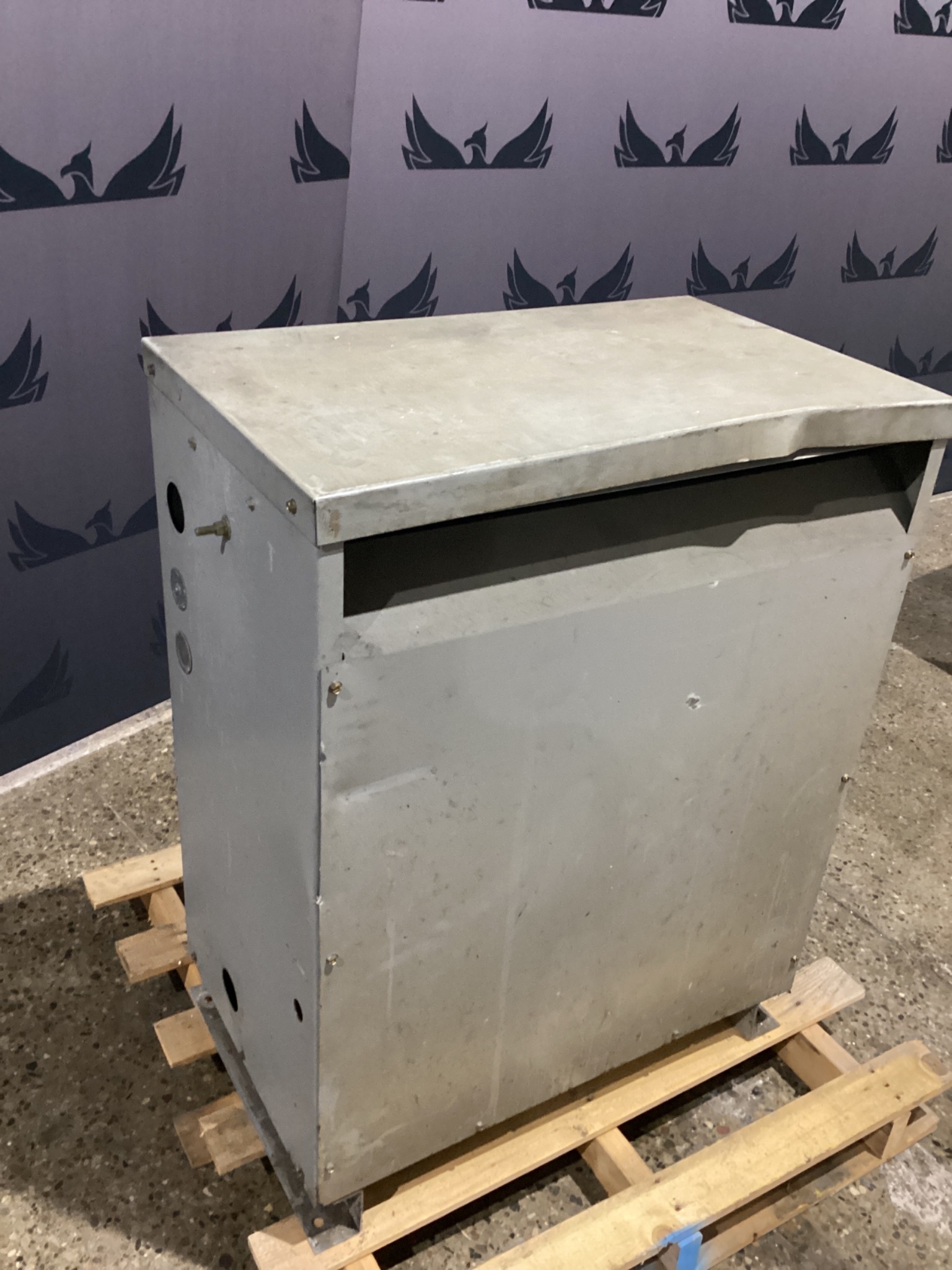 FEDERAL PACIFIC WS-6 Transformer 230V - 400Y/231V 75 KVA 3PH USED 3