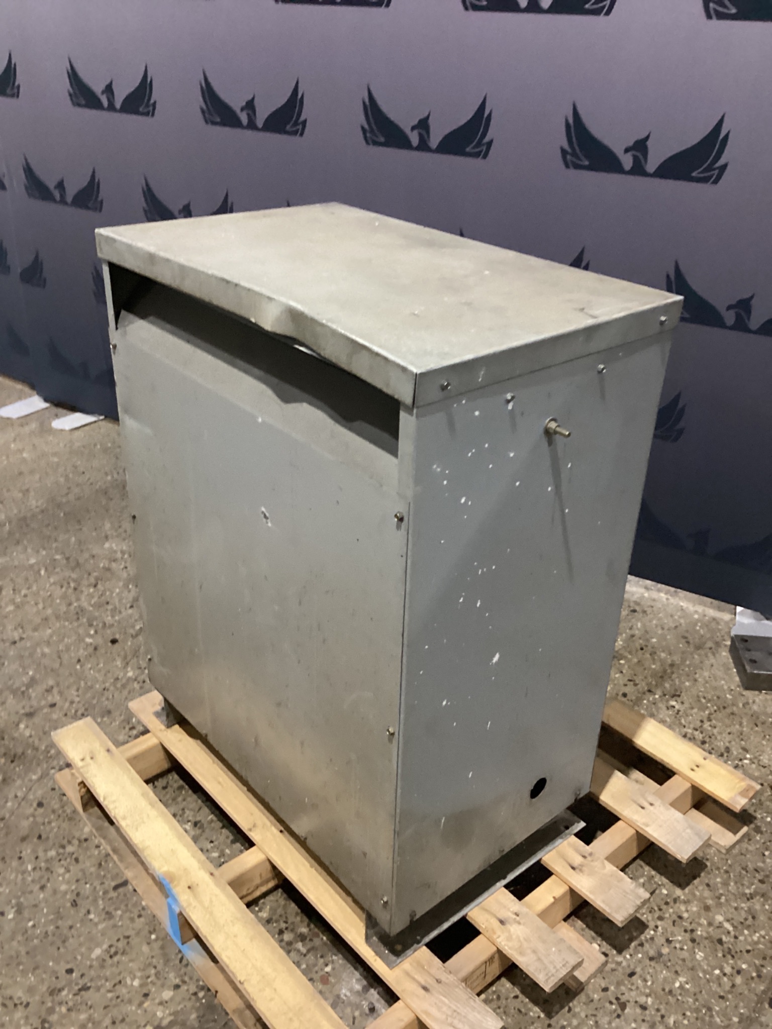 FEDERAL PACIFIC WS-6 Transformer 230V - 400Y/231V 75 KVA 3PH USED 2
