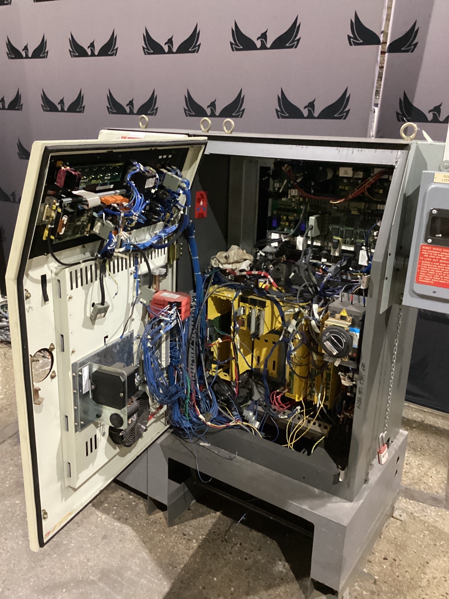 FANUC A05B-2470-B150 RJ3ib ROBOT CONTROLLER CABINET USED 2