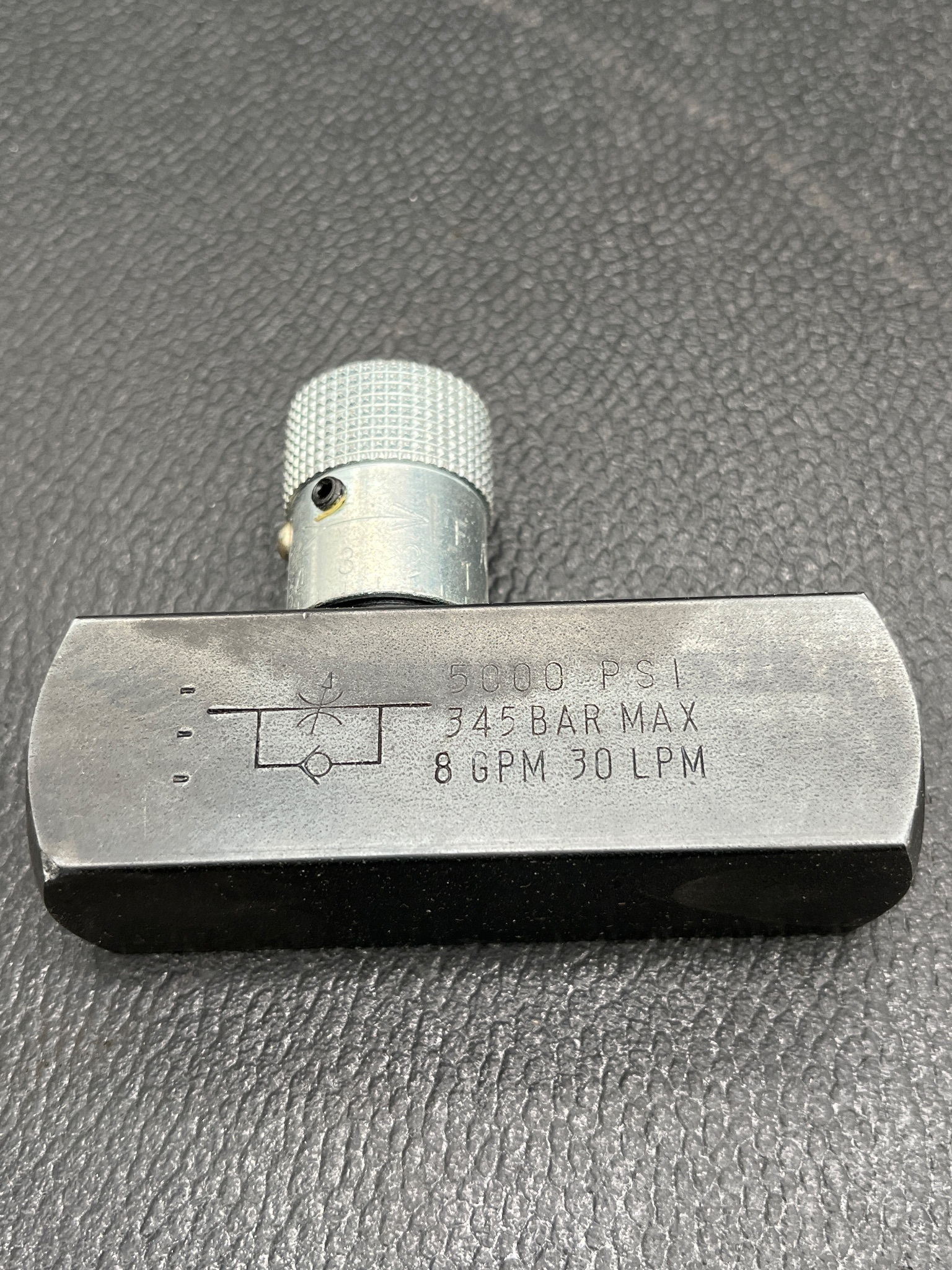 PARKER F820S Hydraulic Flow Control Valve NEW 6