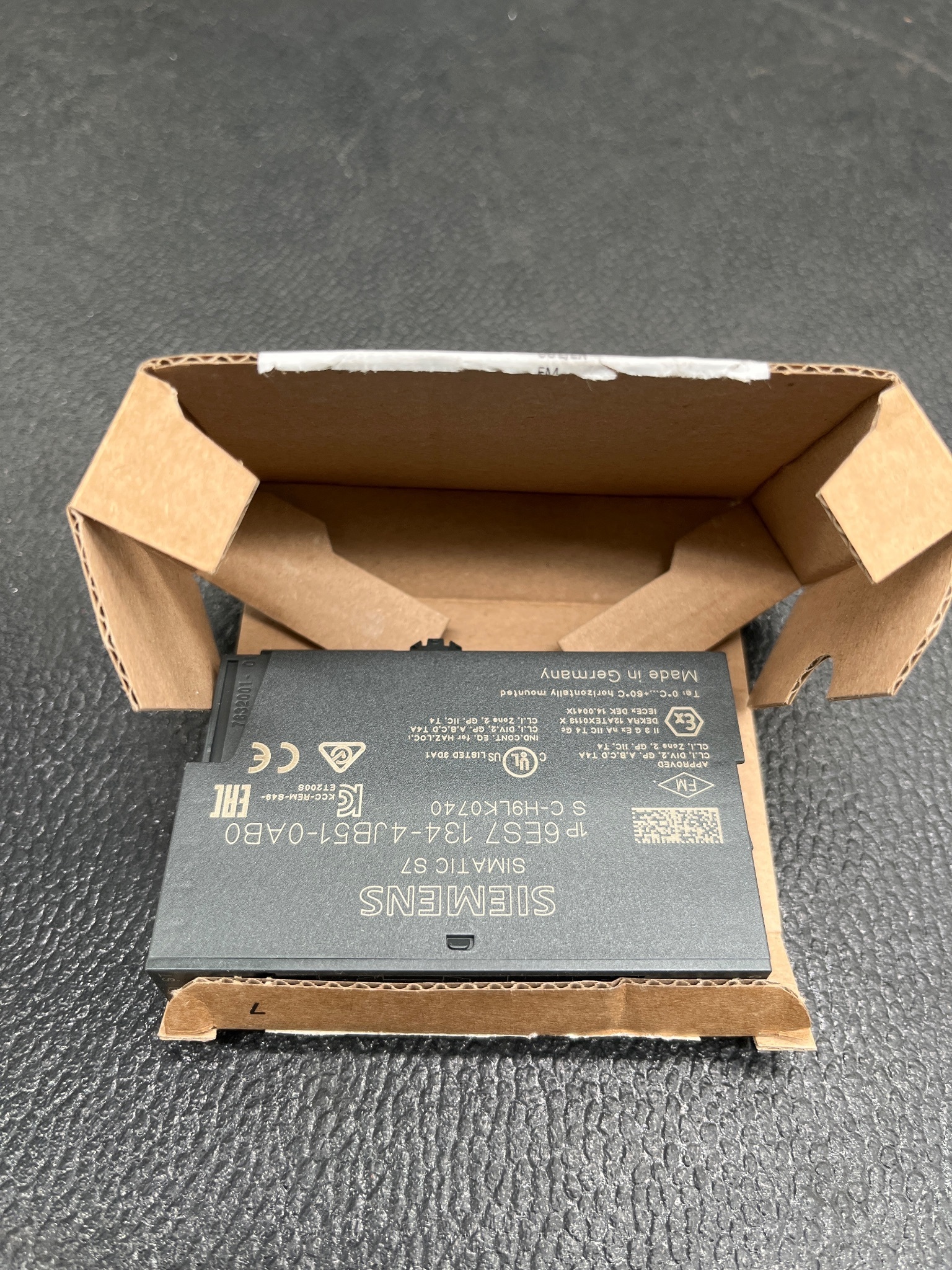 SIEMENS 6ES7 134-4JB51-0AB0 SIMATIC ET 200S Analog Input Module NEW 5