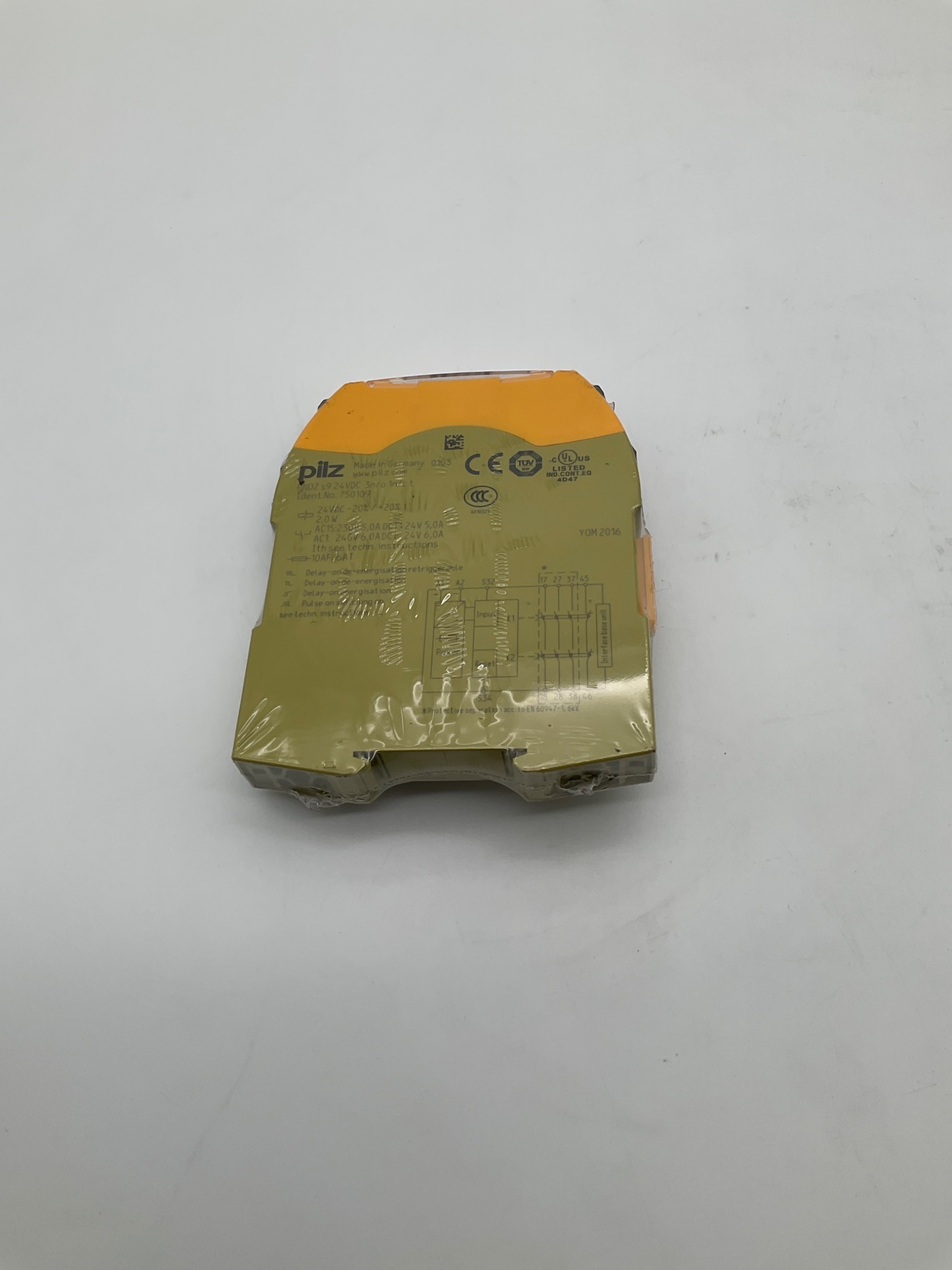 PILZ 750109 Safety Relay Module NEW 2