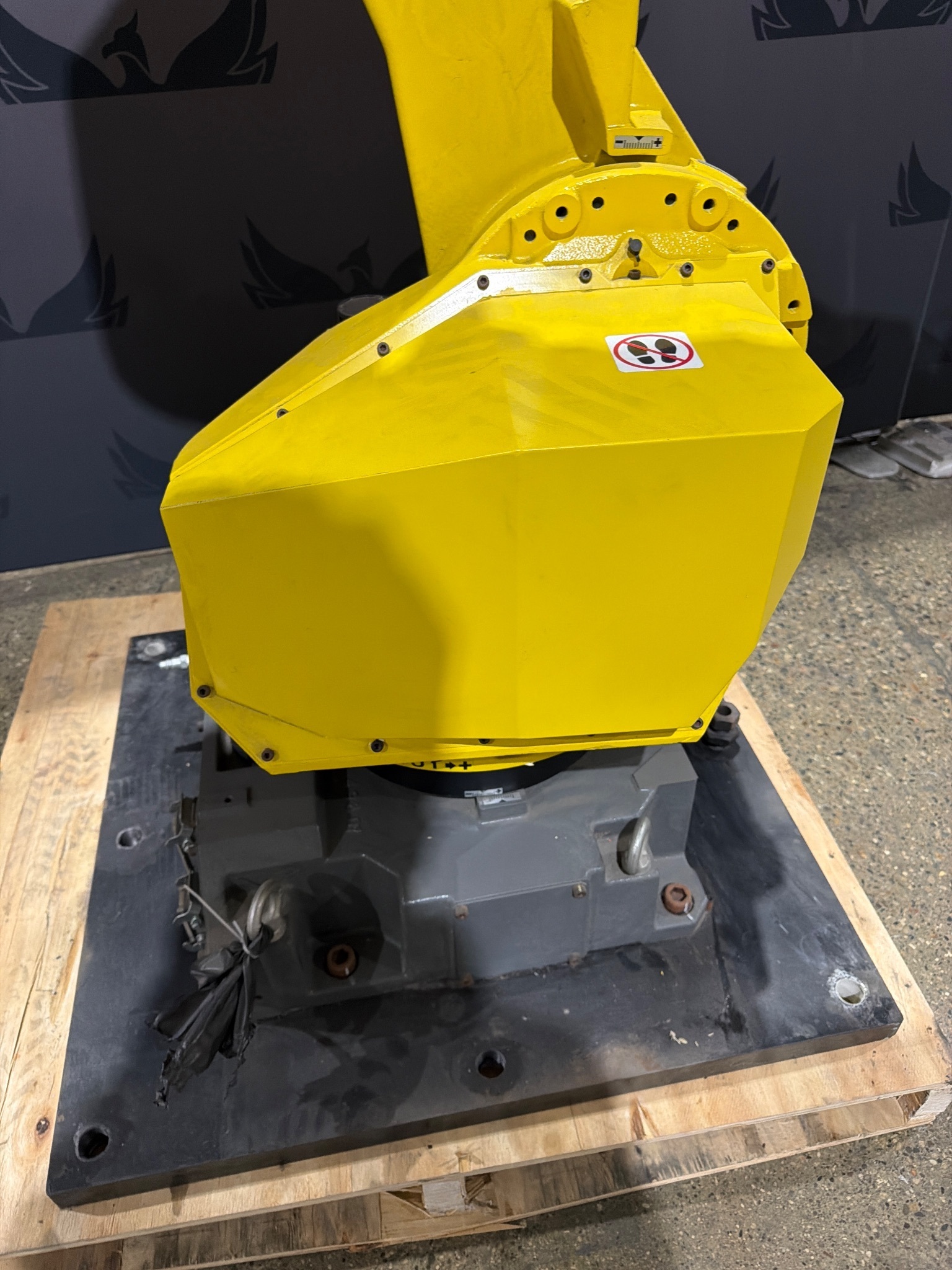 FANUC M-710iC/50 ROBOT ARM & CONTROLLER USED 4