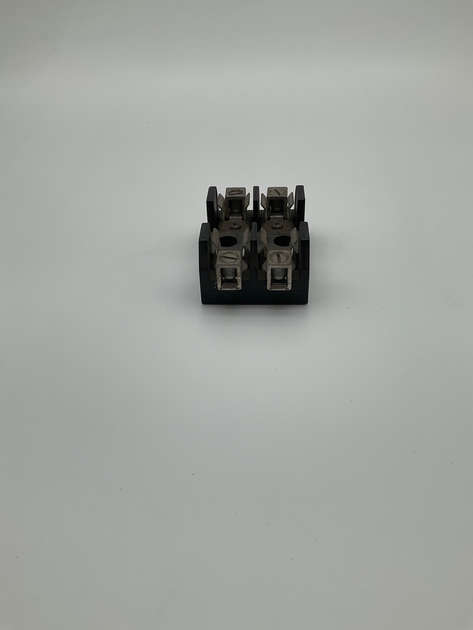 BUSSMANN IB0008 2-Pole Fuse Holder USED 1