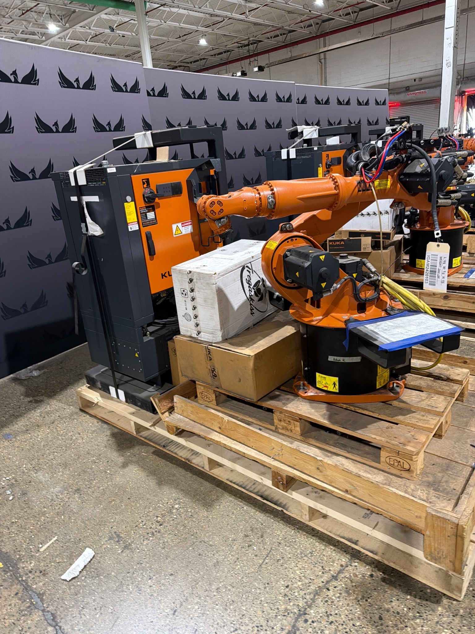 KUKA KR16 L6-2 w/ KR C4 Controls Lincoln R550 Weld Package & TT3A Reamer NEW 1