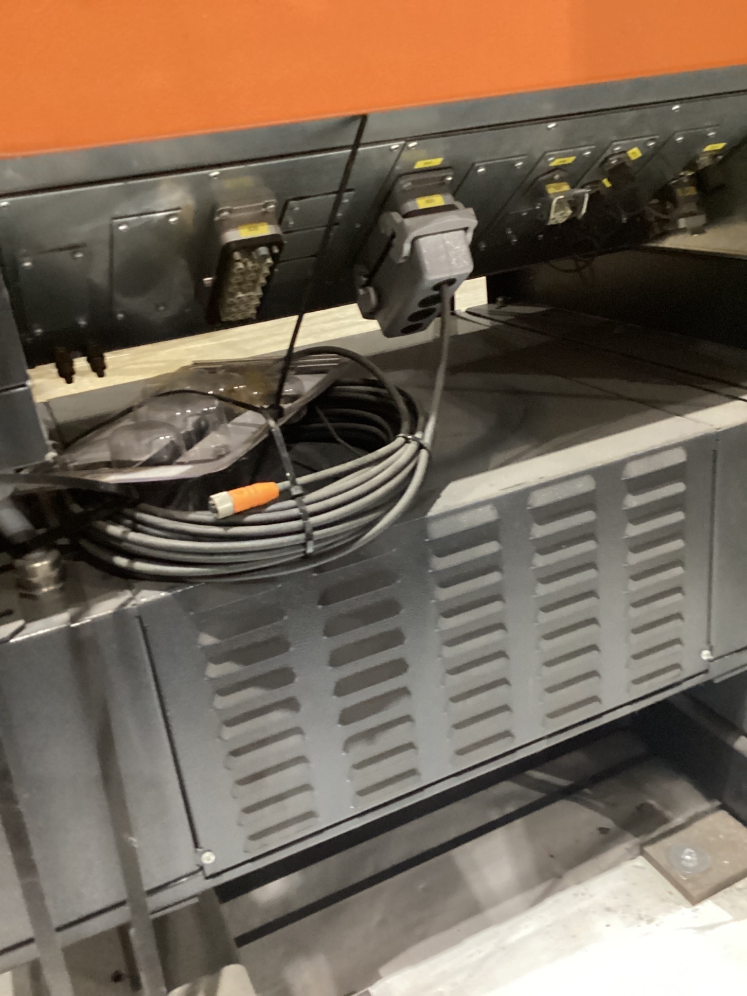 KUKA KR16 L6-2 w/ KR C4 Controls, 4R220 Feeder & TT3A Reamer NEW 8