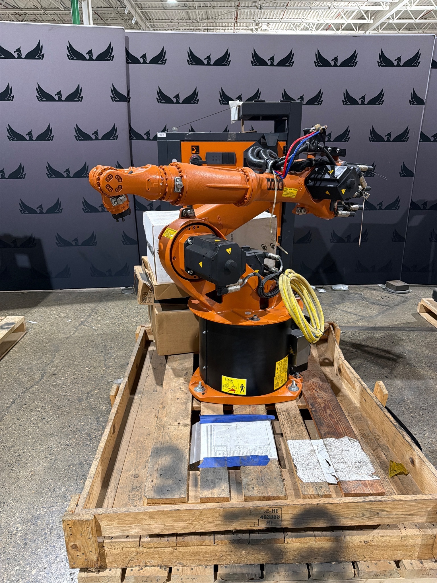 KUKA KR16 L6-2 w/ KR C4 Controls Lincoln R550 Weld Package & TT3A Reamer NEW 0