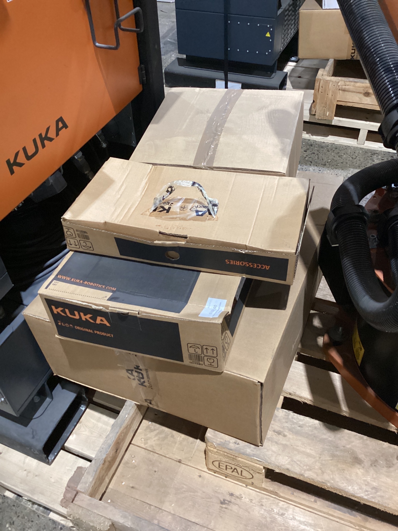 KUKA KR16 L6-2 w/ KR C4 Controls Lincoln R550 Weld Package & TT3A Reamer NEW 6