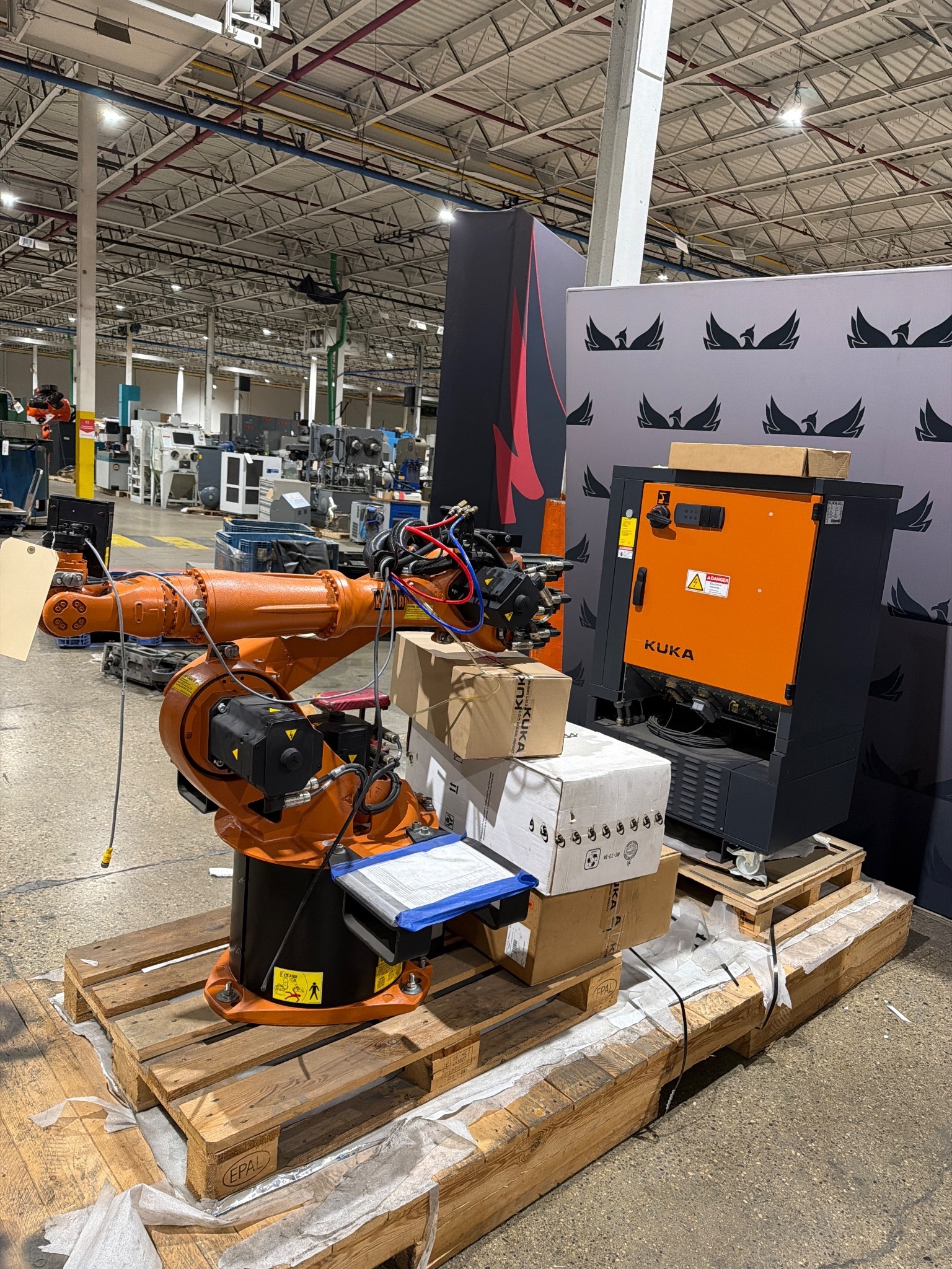 KUKA KR 16 L6-2 INDUSTRIAL ROBOT WITH KR C4 NA CONTROLLER NEW 2
