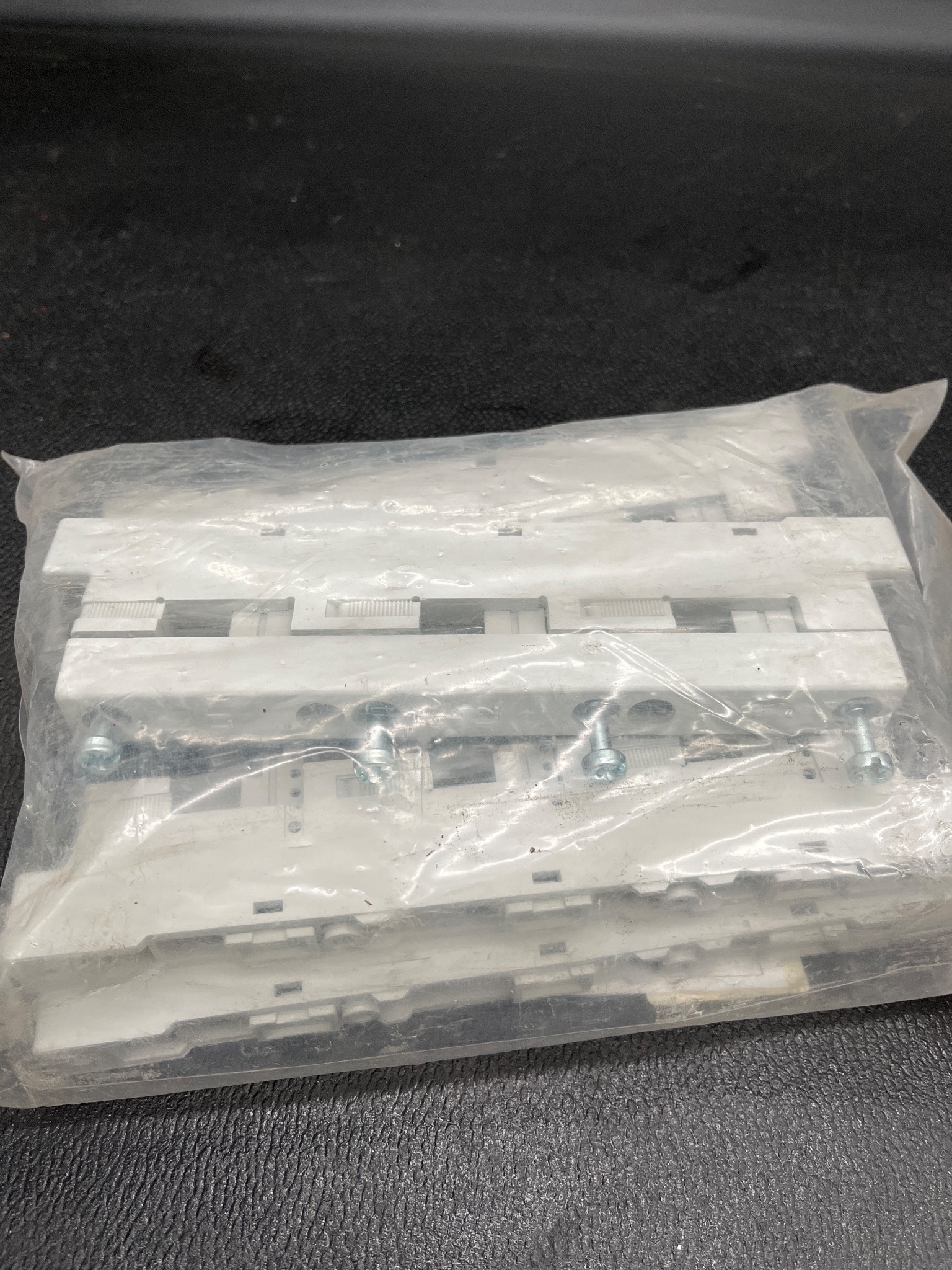RITTAL SV 9340.010 Busbar Support 200-800A NEW (4 Pack) 2