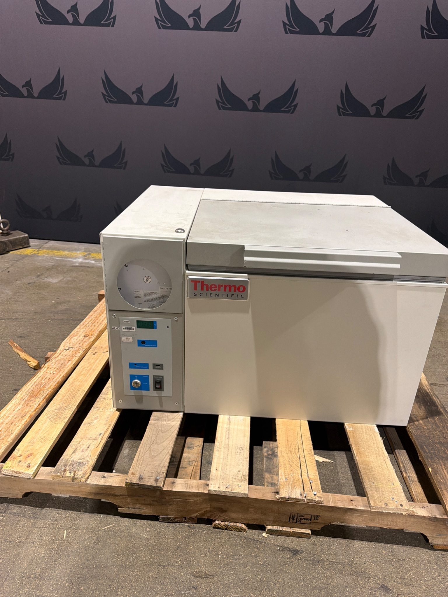 Thermo Fisher Scientific ULT185-5-A Ultra-Low Temperature Freezer USED 1