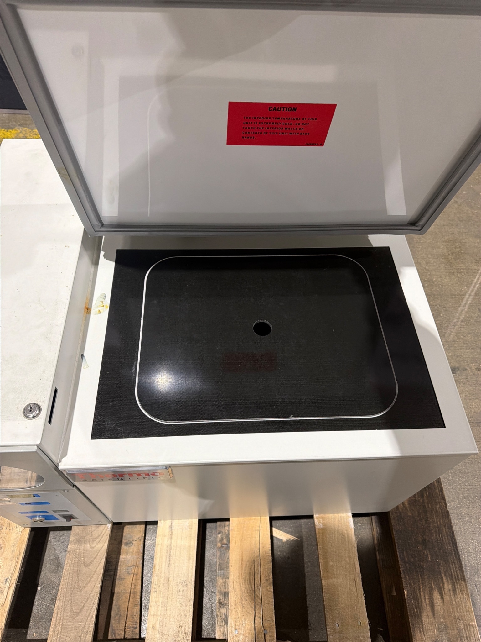 Thermo Fisher Scientific ULT185-5-A Ultra-Low Temperature Freezer USED 2