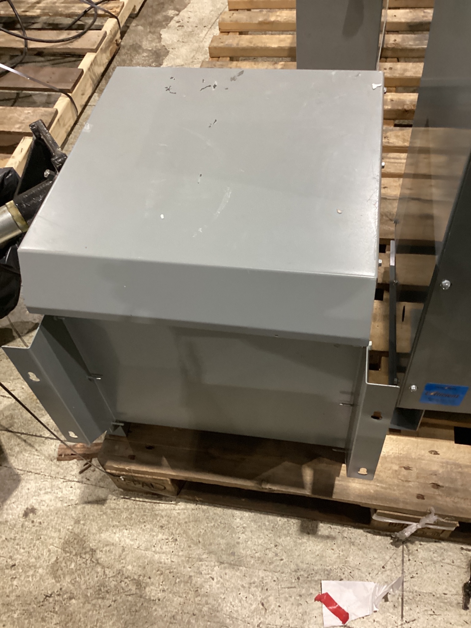 HPS NMK015BK Transformer 480Y/277V - 208V, 15 kVa, 3PH USED 3