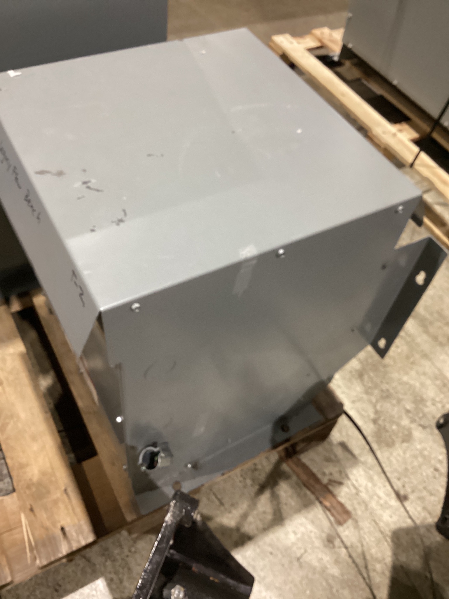 HPS NMK015BK Transformer 480Y/277V - 208V, 15 kVa, 3PH USED 2