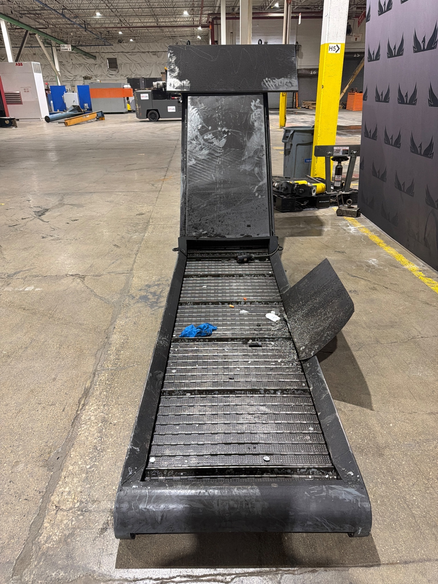 UNKNOWN Chip Conveyor USED 2