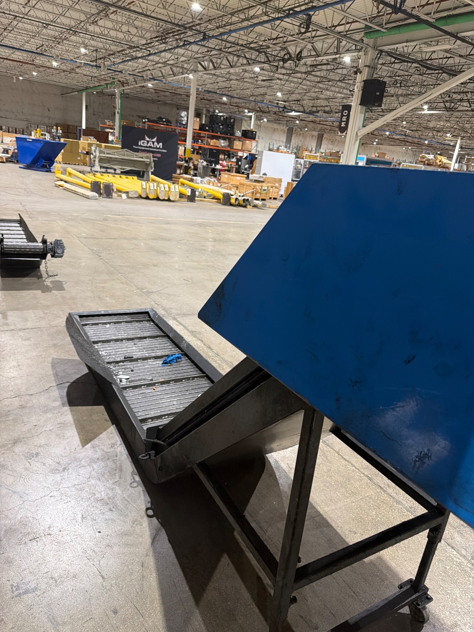 UNKNOWN Chip Conveyor USED 3