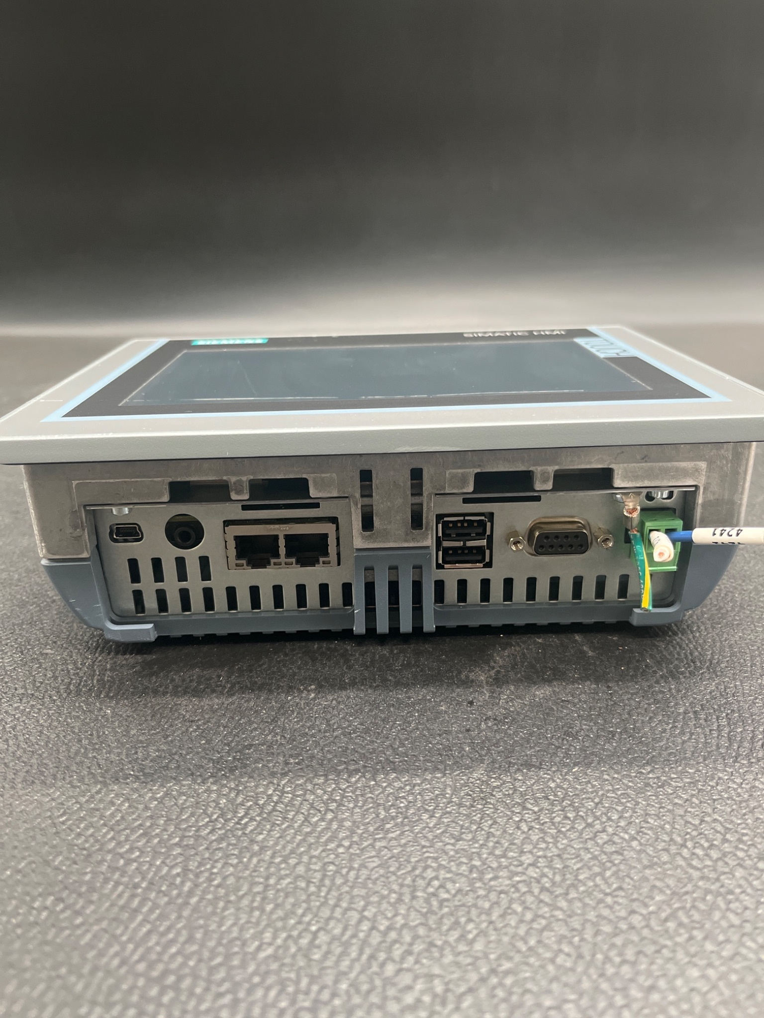 SIEMENS 6AV2124-0GC01-0AX0 TP700 Comfort HMI Panel USED 1