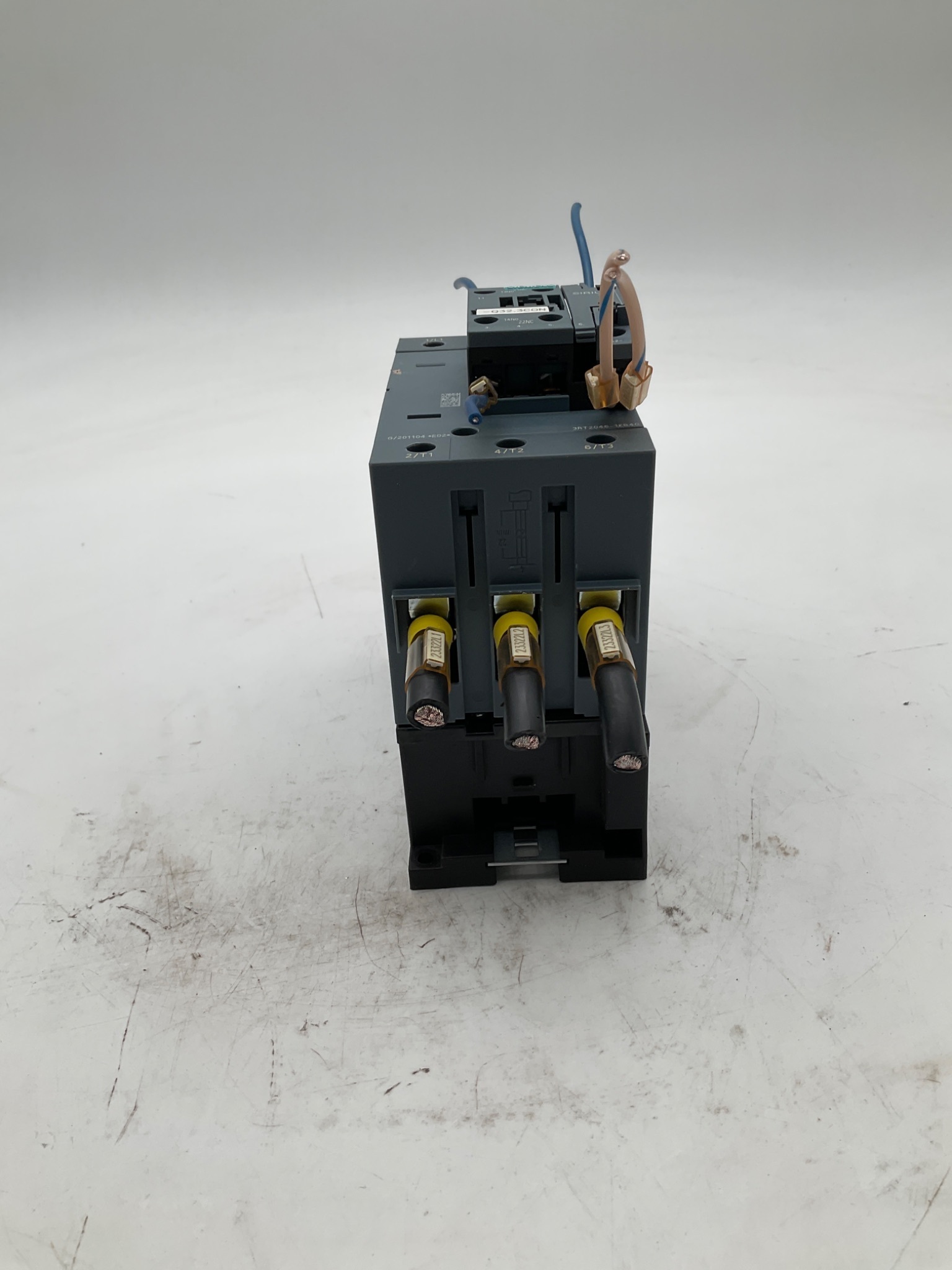SIEMENS 3RT2046‑1KB40 24V DC Power Contactor USED 4