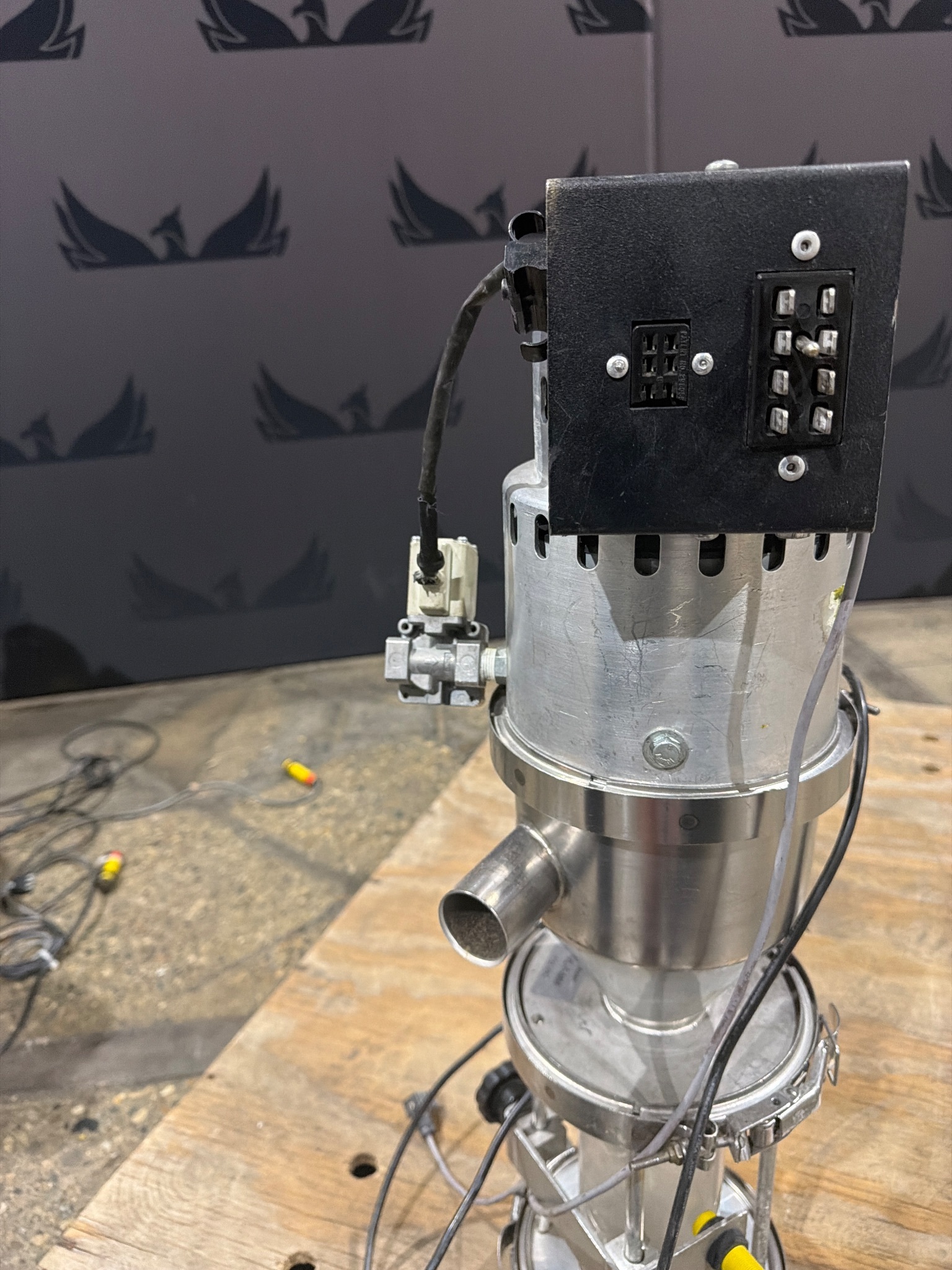 NOVATEC VL-5-MM Vacuum Loader USED 1