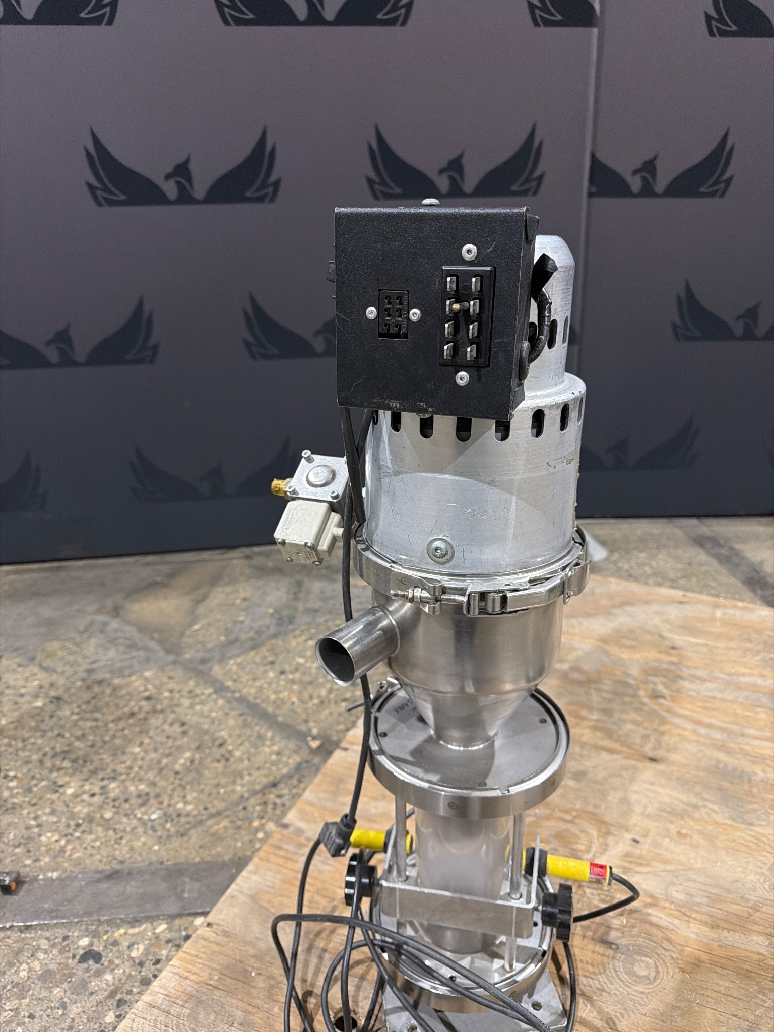 NOVATEC VL-5-MM Vacuum Loader USED 1