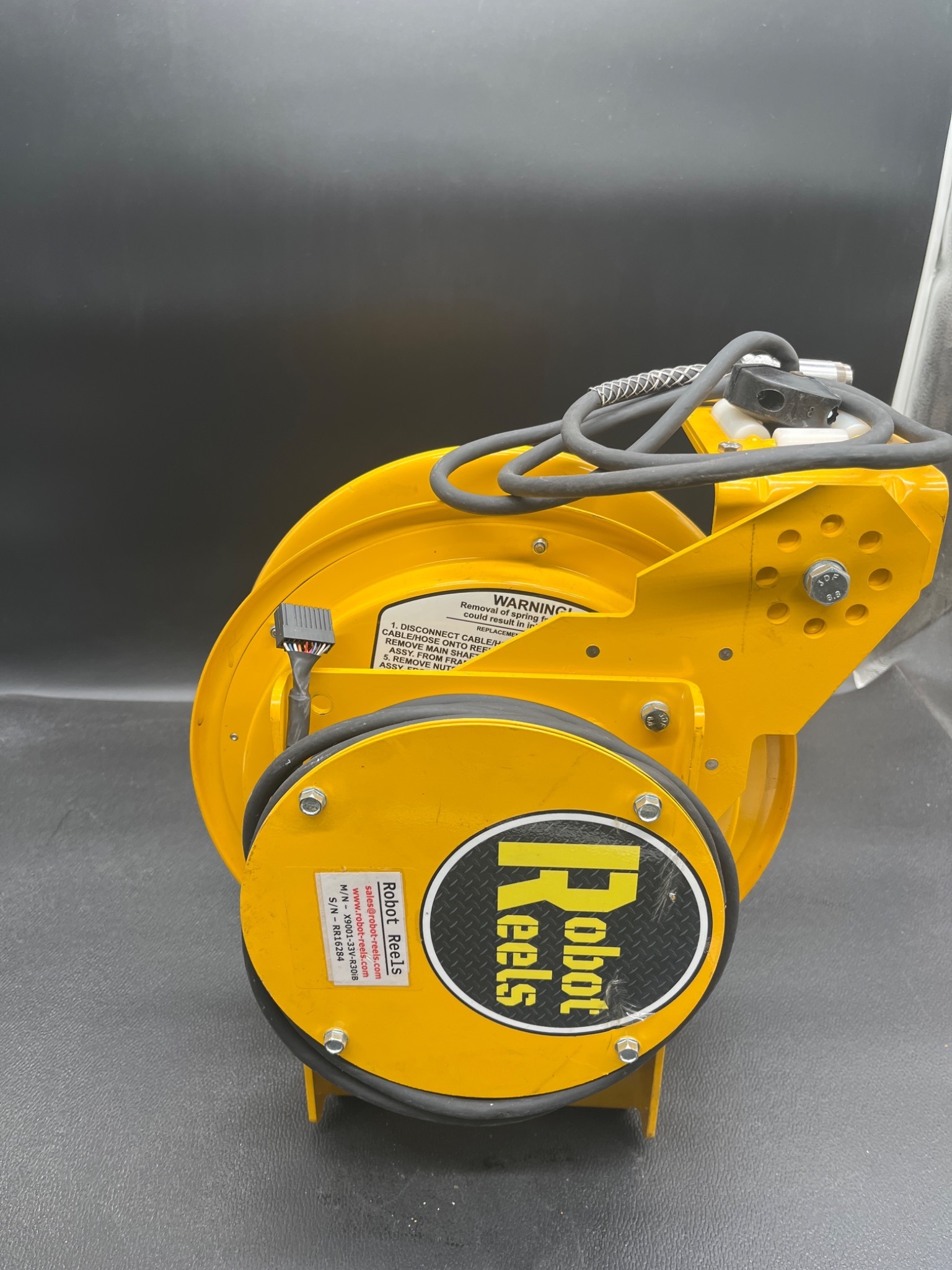 ROBOT REELS X9001-33V-R30iB Teach Pendant Cable Reel USED 1