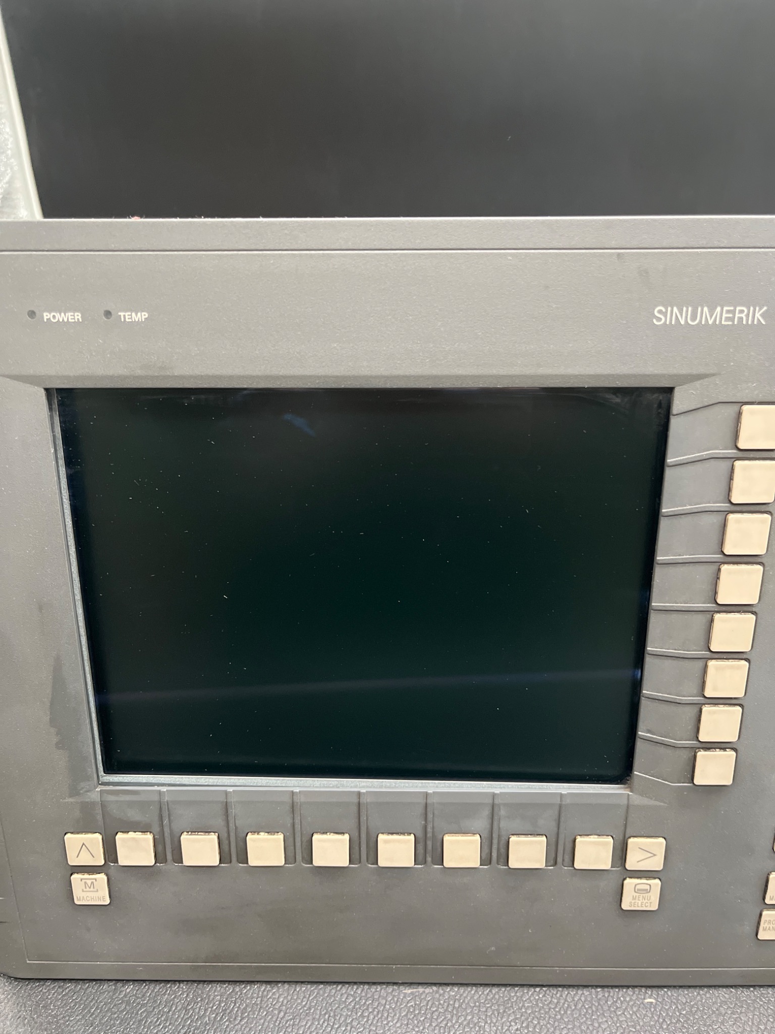 SIEMENS 6FC5210‑0DF25‑2AA0 SINUMERIK PCU 50 1.2GHz HMI USED 1