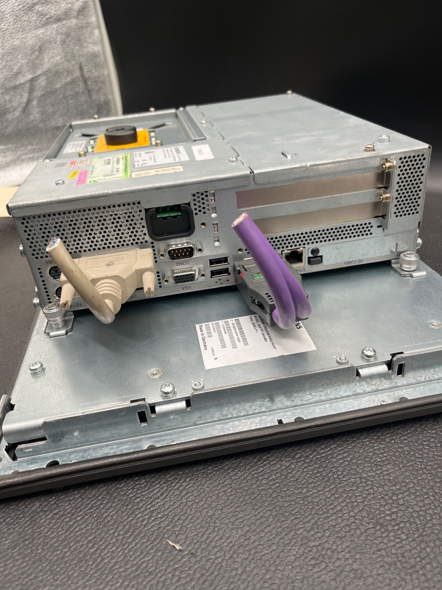 SIEMENS 6FC5210‑0DF25‑2AA0 SINUMERIK PCU 50 1.2GHz HMI USED 9